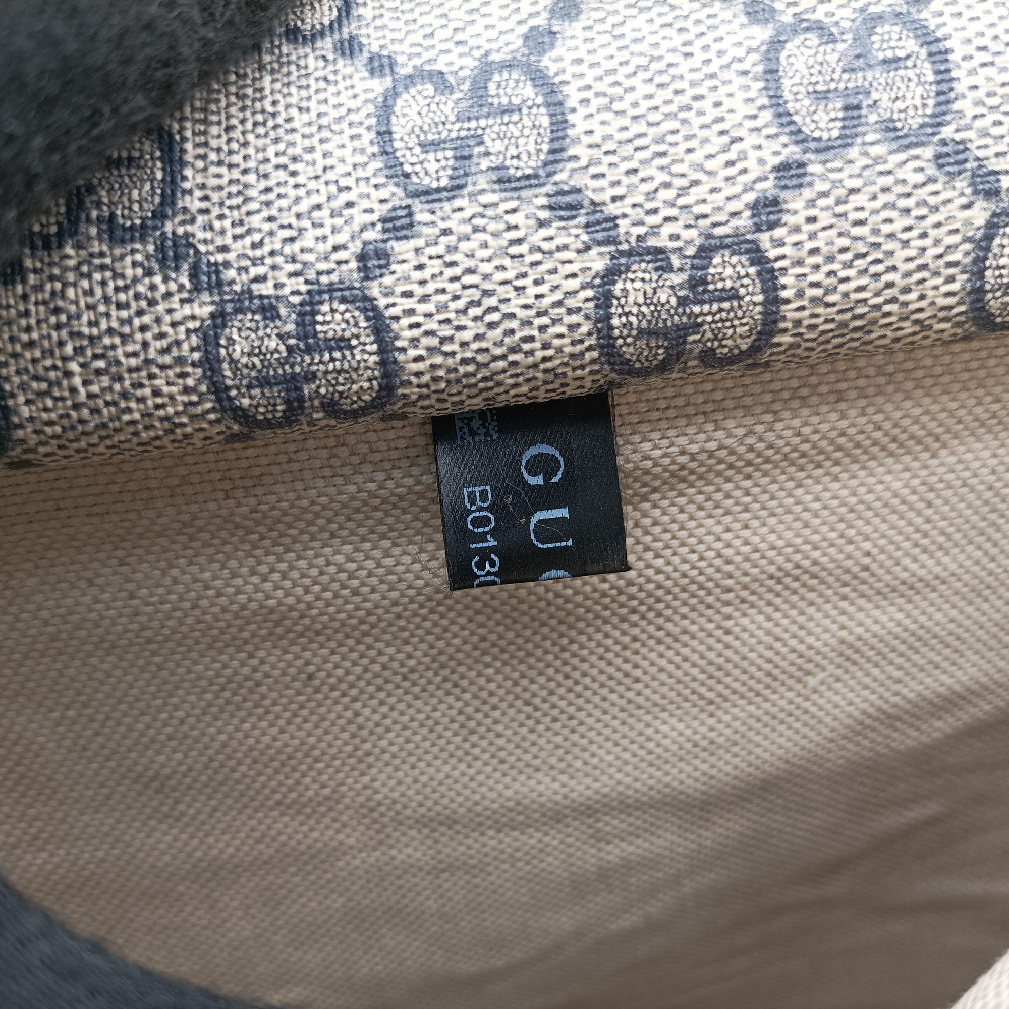 Pre-owned Gucci GG Supreme Messenger Bag Beige×black PVC coated canvas×Leather 246411 shoulderbag | stylenewstar