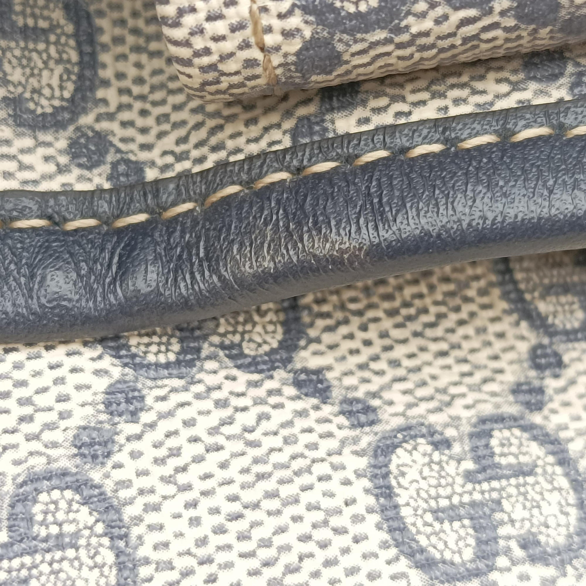 Pre-owned Gucci GG Supreme Messenger Bag Beige×black PVC coated canvas×Leather 246411 shoulderbag | stylenewstar