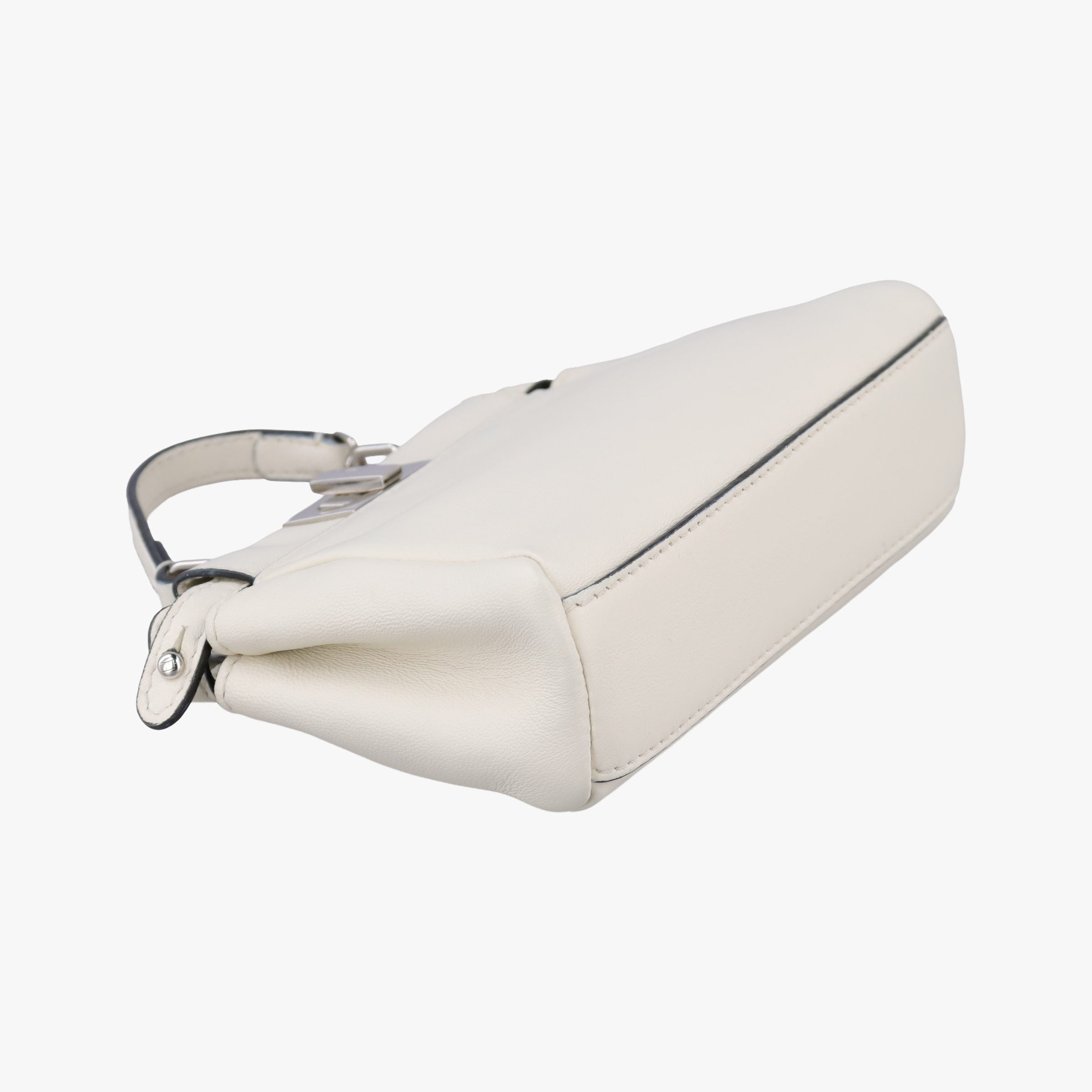 Vintage Fendi Micro Peekaboo White Leather 8M0355 shoulderbag | stylenewstar
