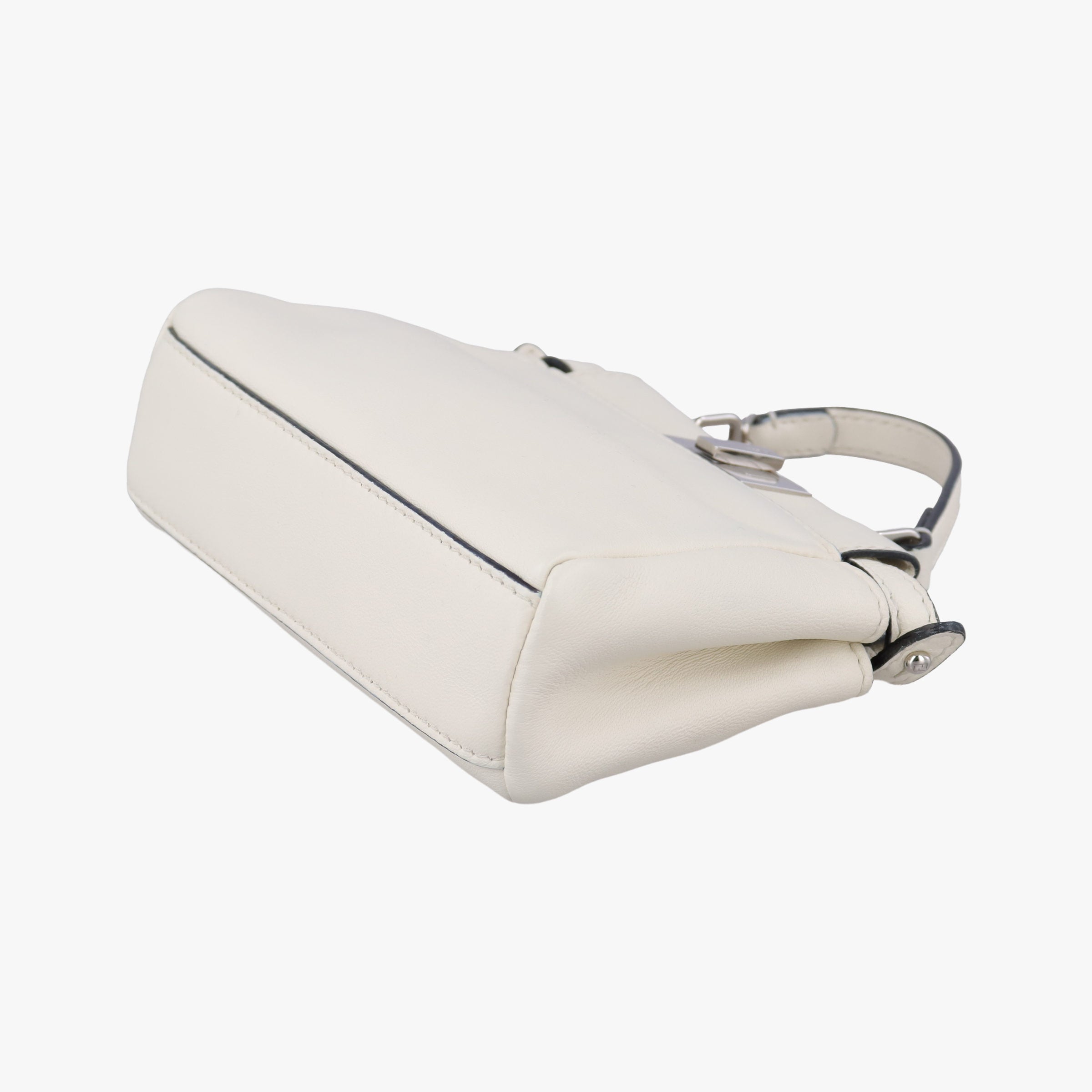 Vintage Fendi Micro Peekaboo White Leather 8M0355 shoulderbag | stylenewstar