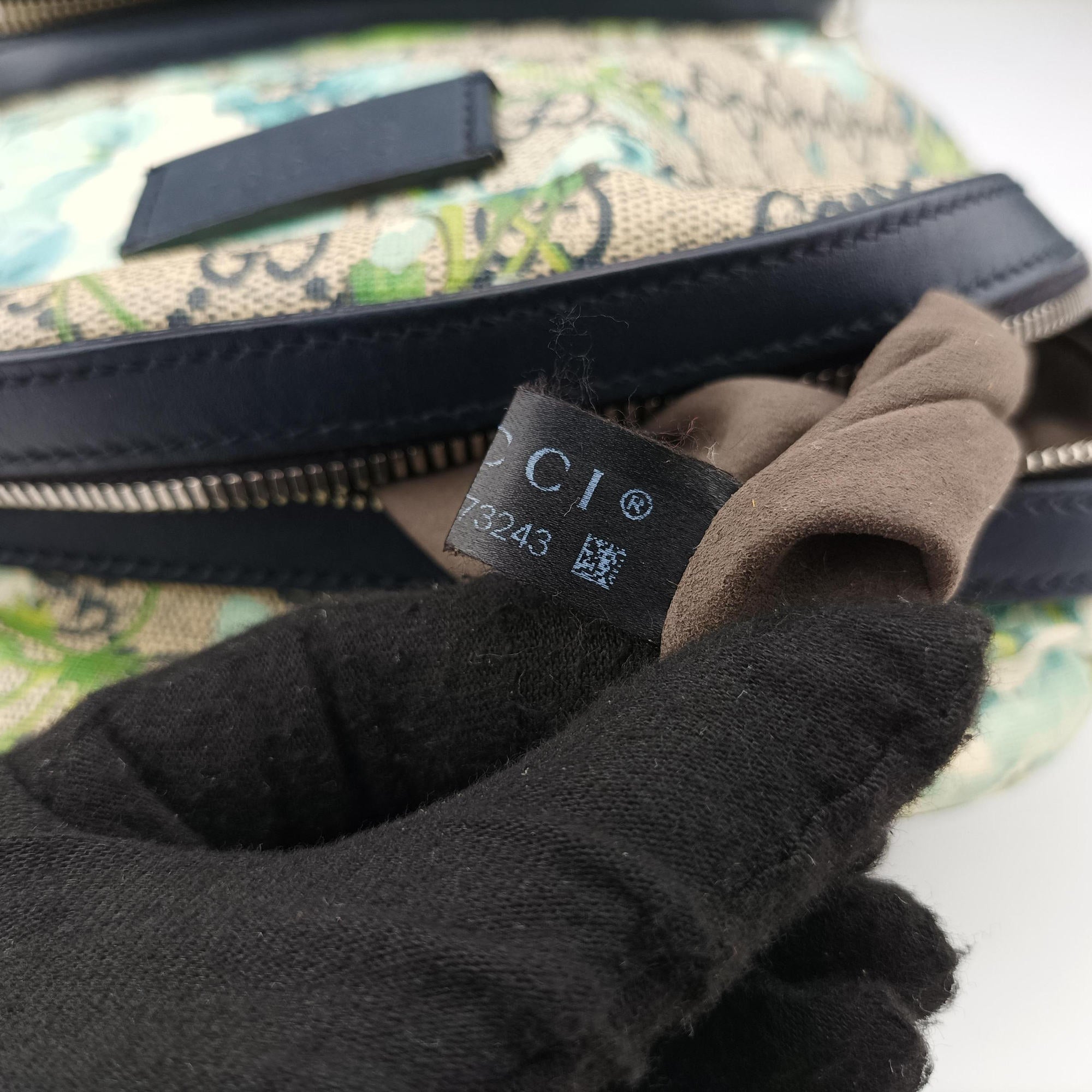 Vintage Gucci GG Blooms Beige×Navy×Multicolor PVC coated canvas 546327 backpack/rucksack | stylenewstar