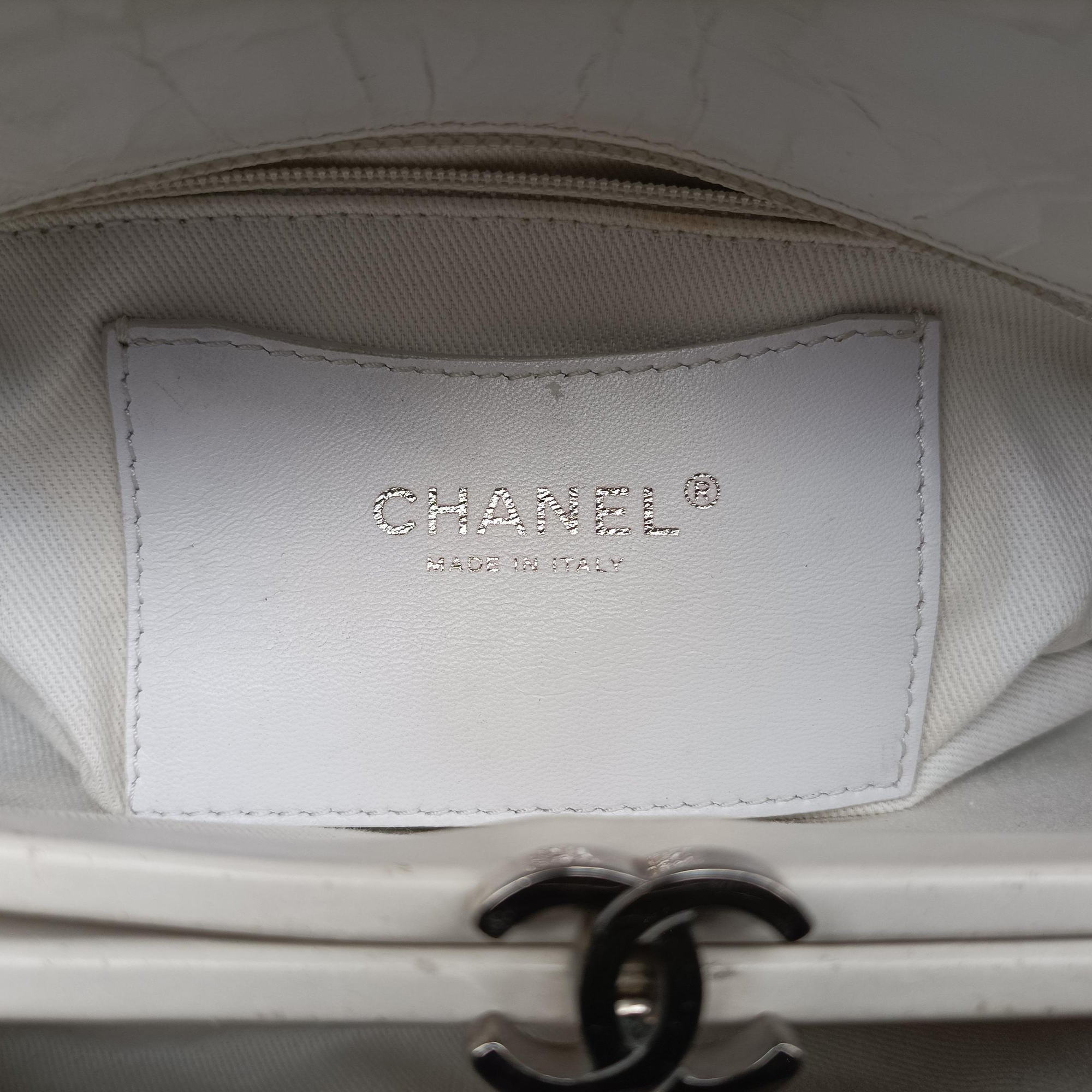 Pre-owned Chanel Mademoiselle Bowling White Leather A66868 shoulderbag | stylenewstar