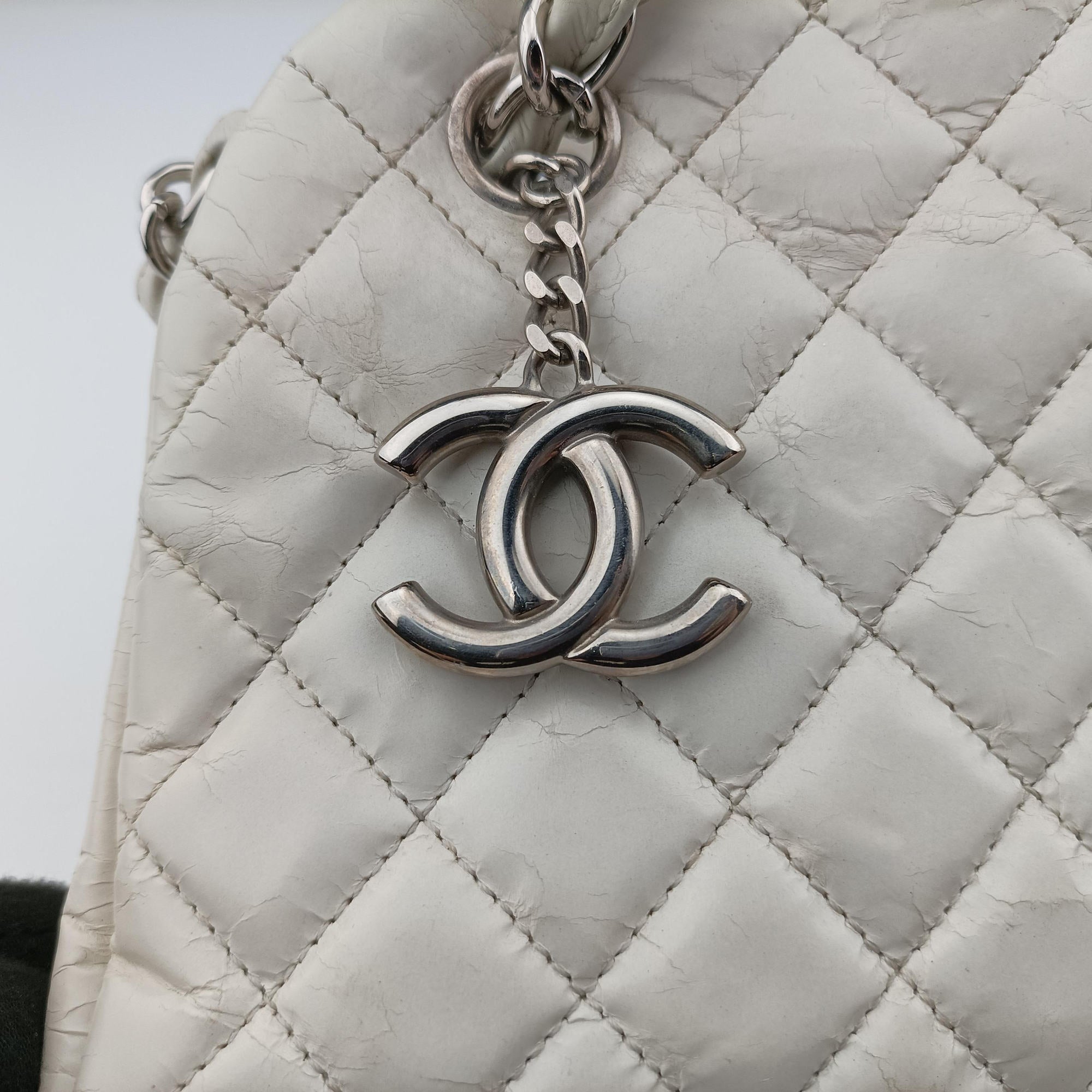 Pre-owned Chanel Mademoiselle Bowling White Leather A66868 shoulderbag | stylenewstar