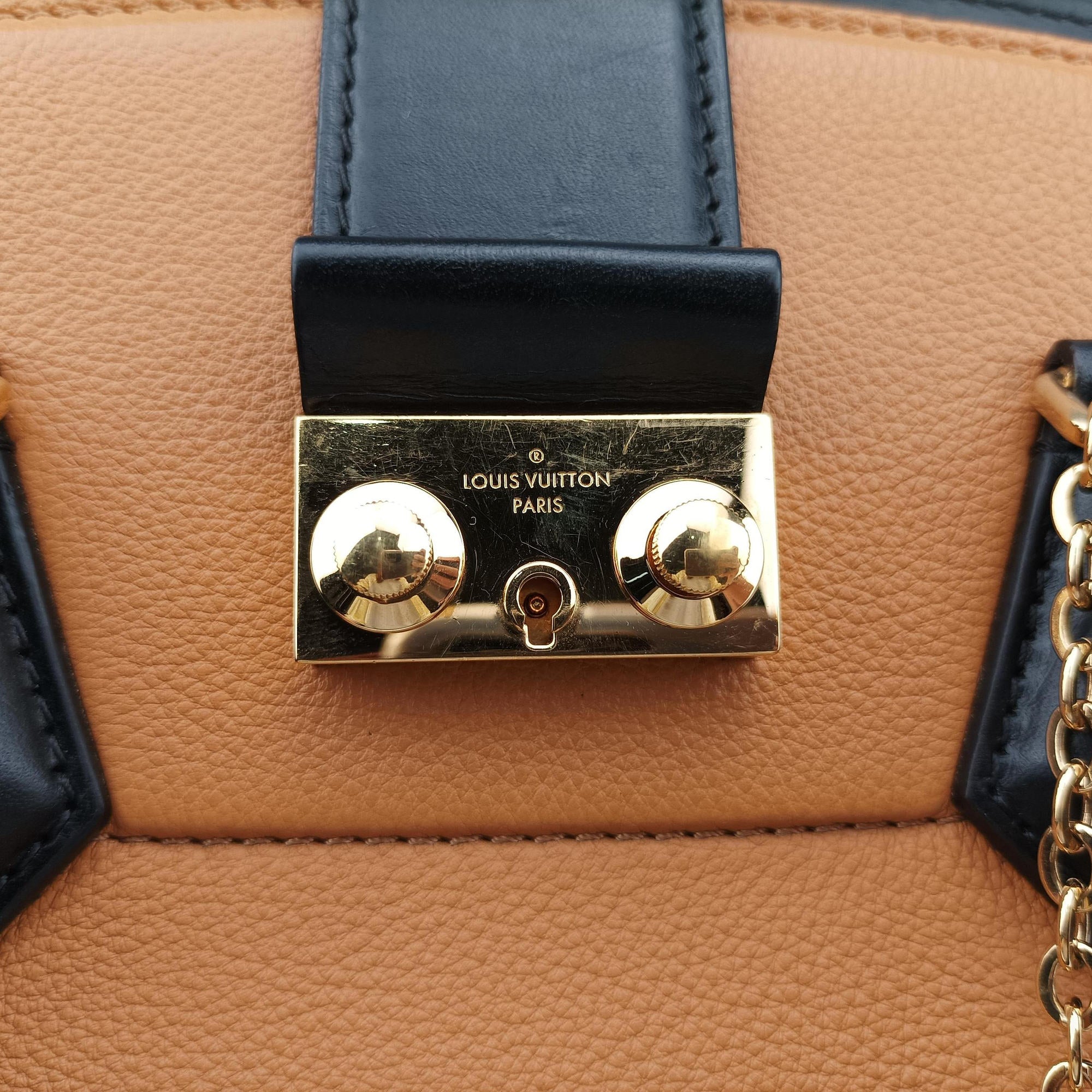 Pre-owned Louis Vuitton Studs Bicolor Beige×Black Leather M51654 shoulderbag | stylenewstar