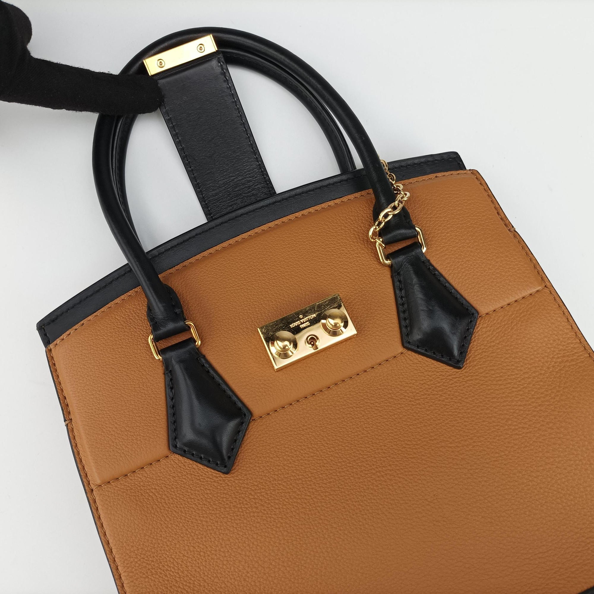 Pre-owned Louis Vuitton Studs Bicolor Beige×Black Leather M51654 shoulderbag | stylenewstar