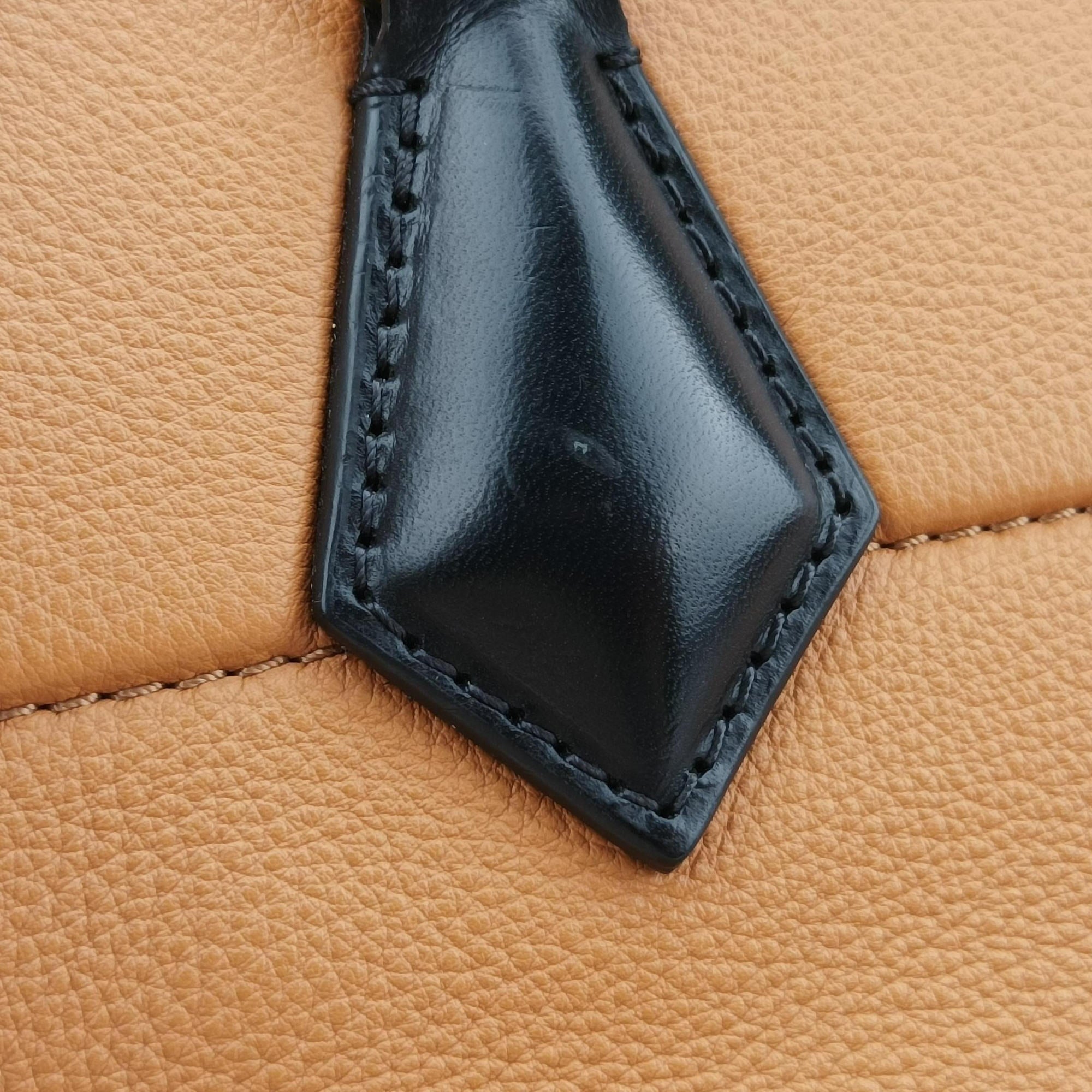 Pre-owned Louis Vuitton Studs Bicolor Beige×Black Leather M51654 shoulderbag | stylenewstar