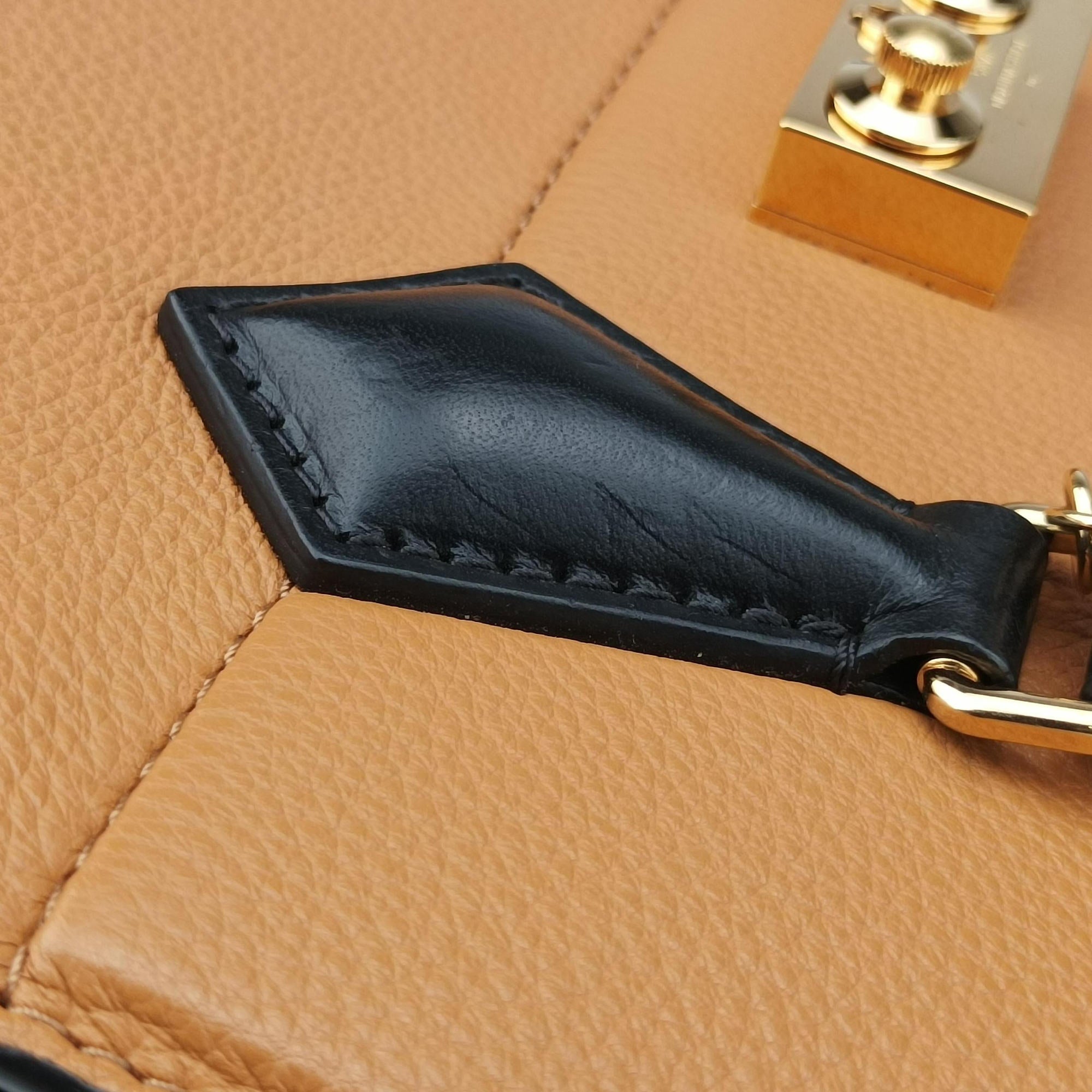 Pre-owned Louis Vuitton Studs Bicolor Beige×Black Leather M51654 shoulderbag | stylenewstar