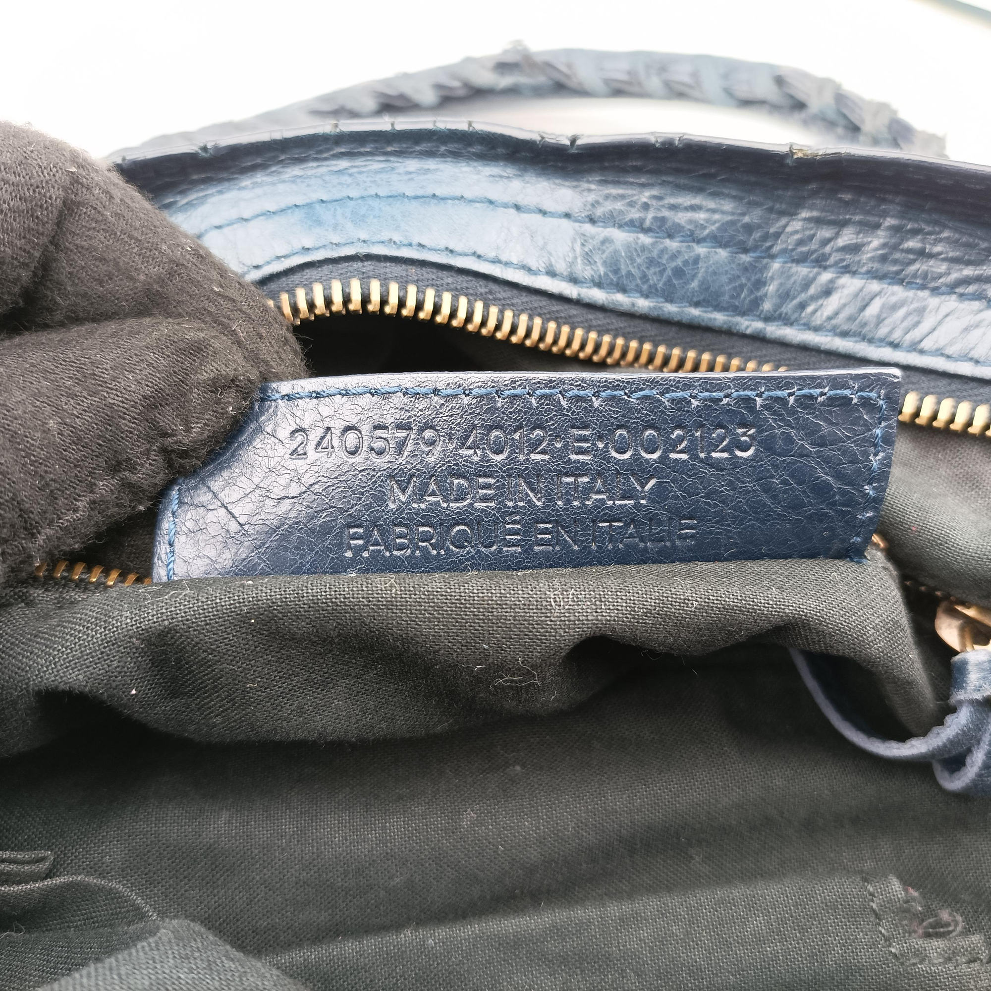Pre-owned Balenciaga Giant City Navy lambskin  shoulderbag | stylenewstar
