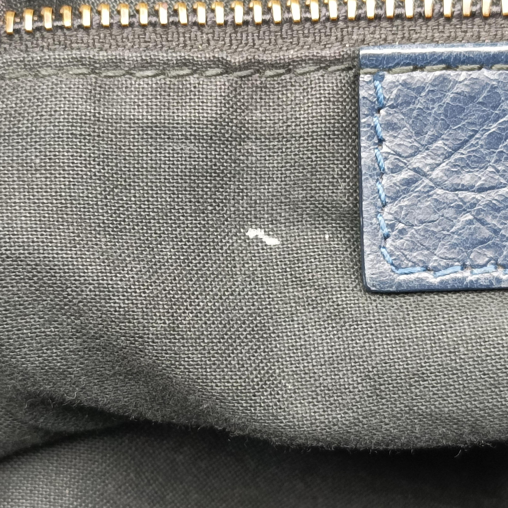 Pre-owned Balenciaga Giant City Navy lambskin  shoulderbag | stylenewstar