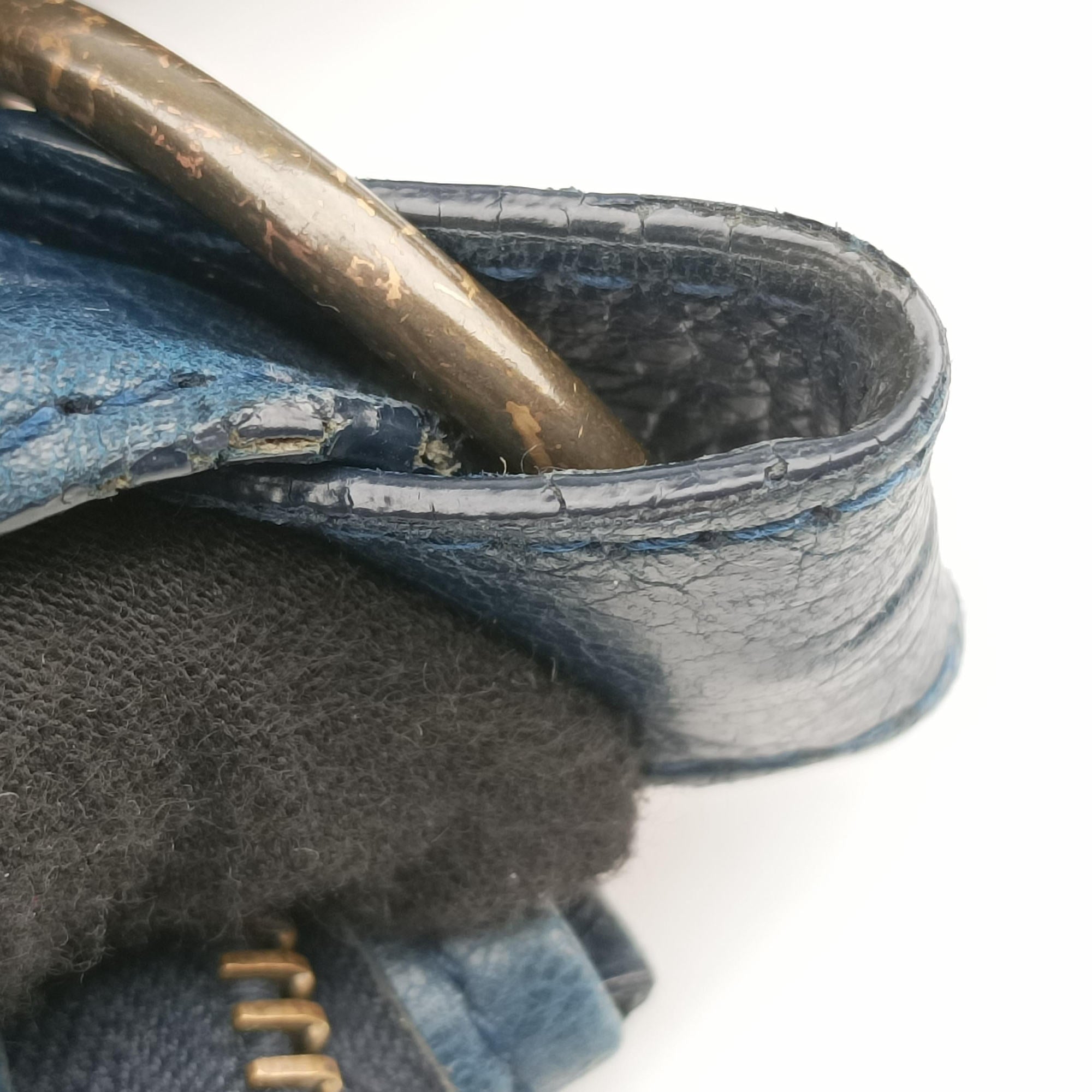 Pre-owned Balenciaga Giant City Navy lambskin  shoulderbag | stylenewstar