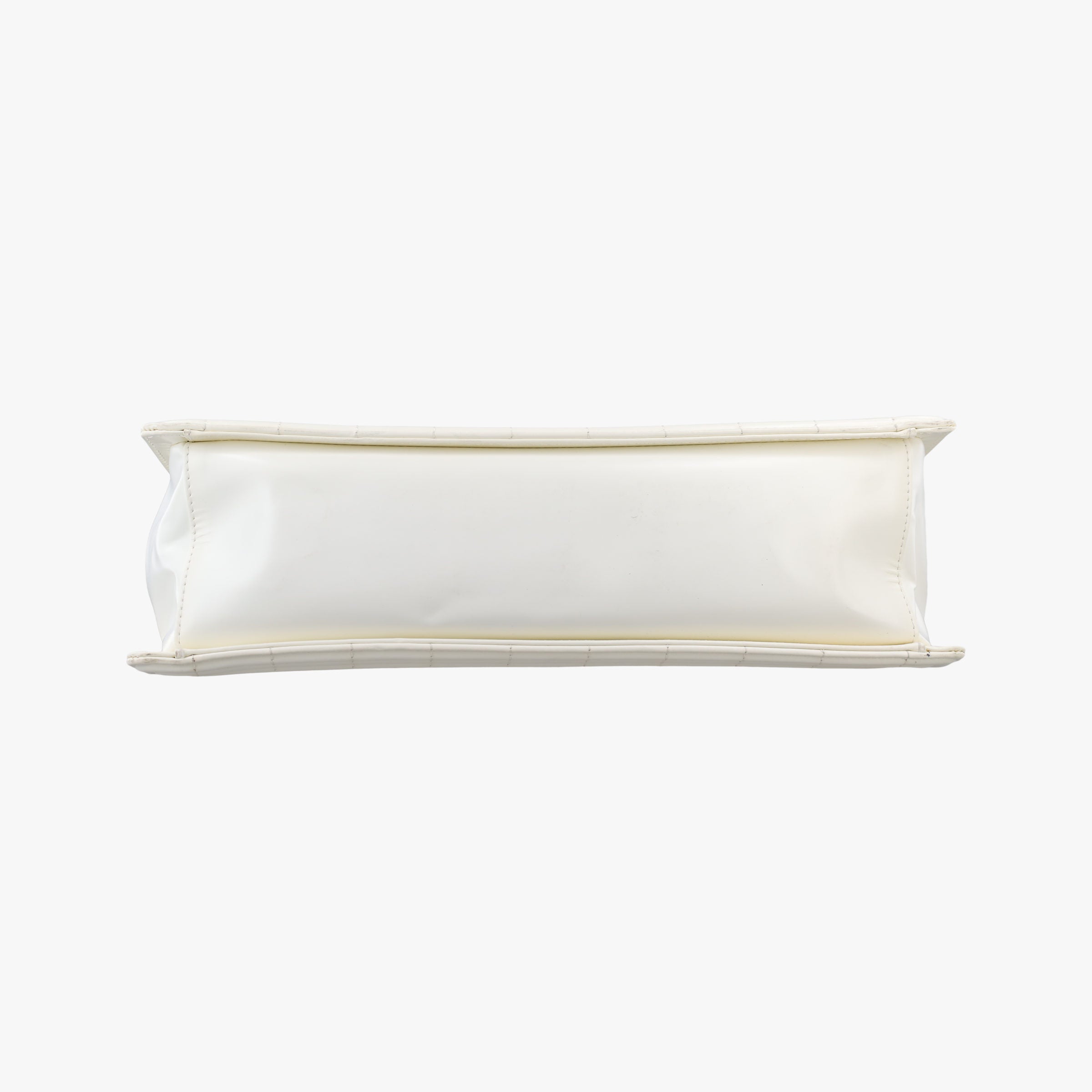 Pre-owned Chanel Boy Chanel White Leather A67019 shoulderbag | stylenewstar