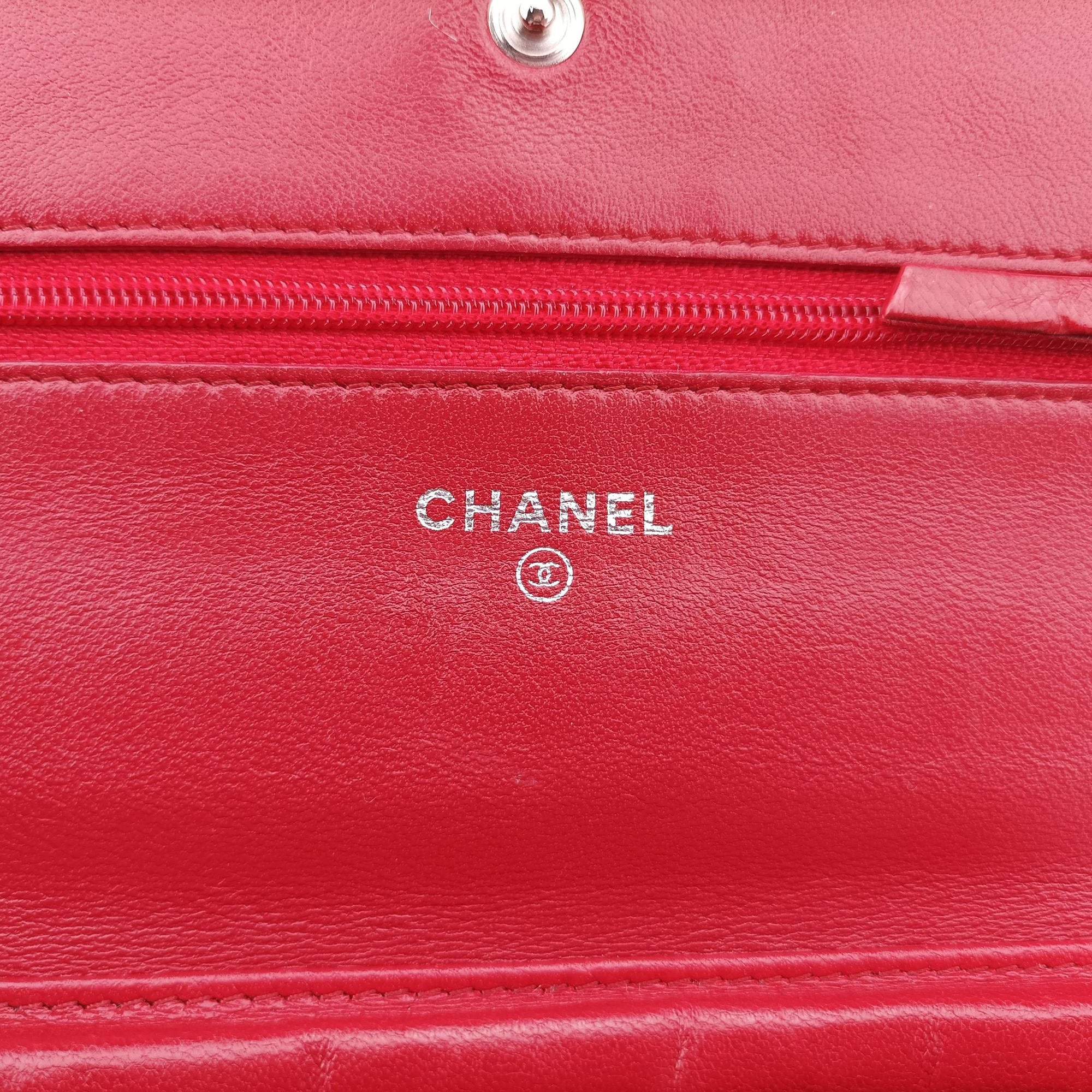 Pre-owned Chanel camellia Red lambskin A47421 shoulderbag | stylenewstar