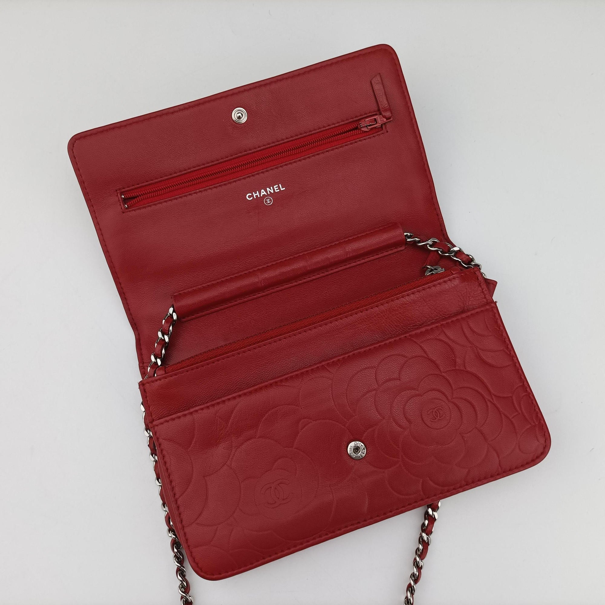 Pre-owned Chanel camellia Red lambskin A47421 shoulderbag | stylenewstar