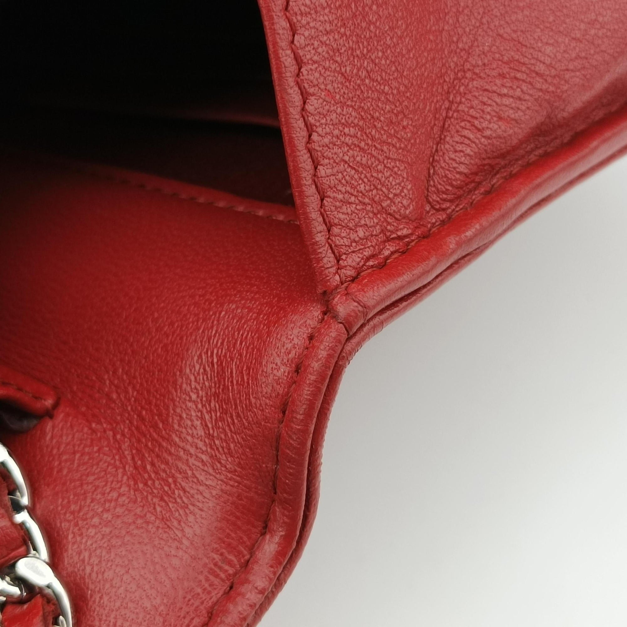 Pre-owned Chanel camellia Red lambskin A47421 shoulderbag | stylenewstar