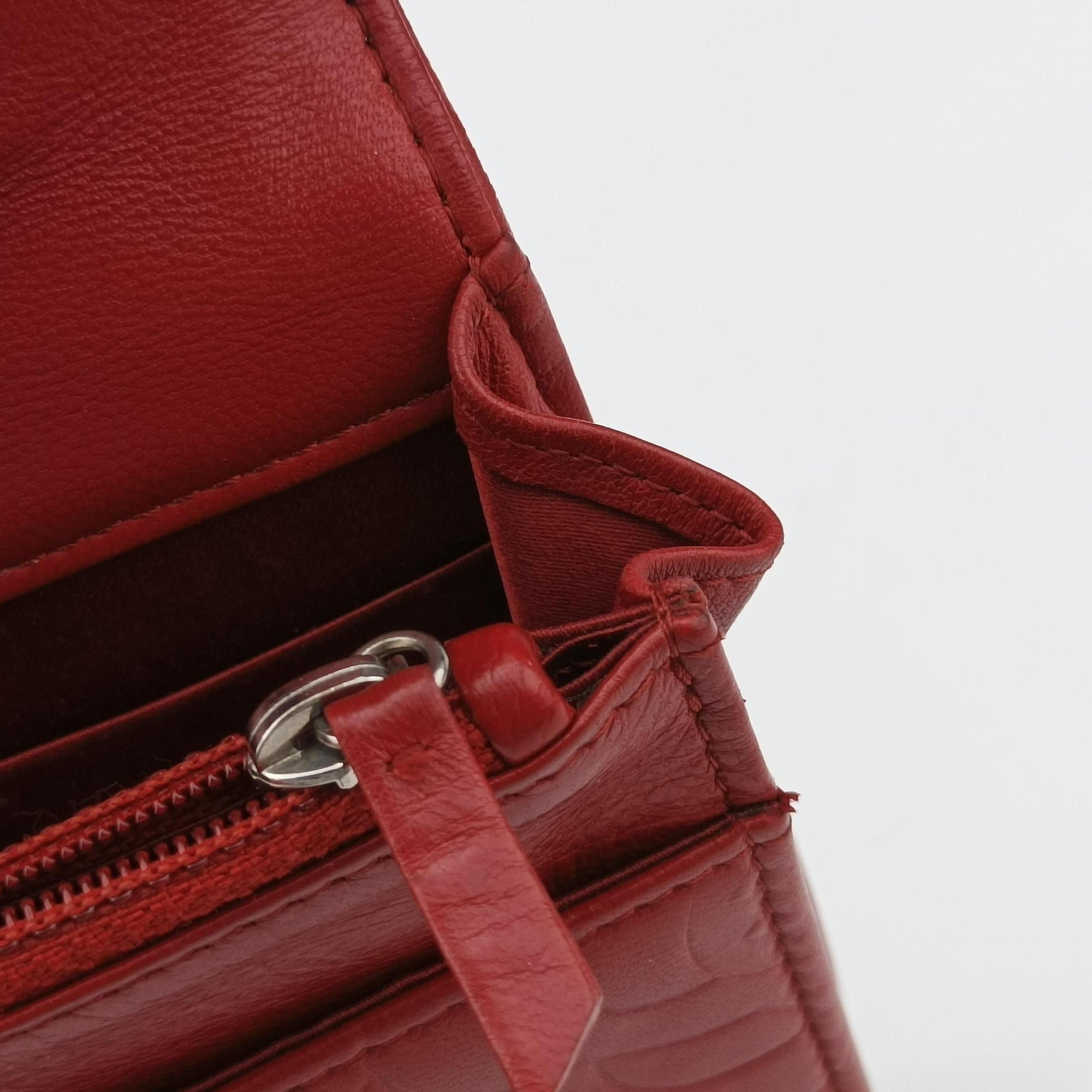 Pre-owned Chanel camellia Red lambskin A47421 shoulderbag | stylenewstar