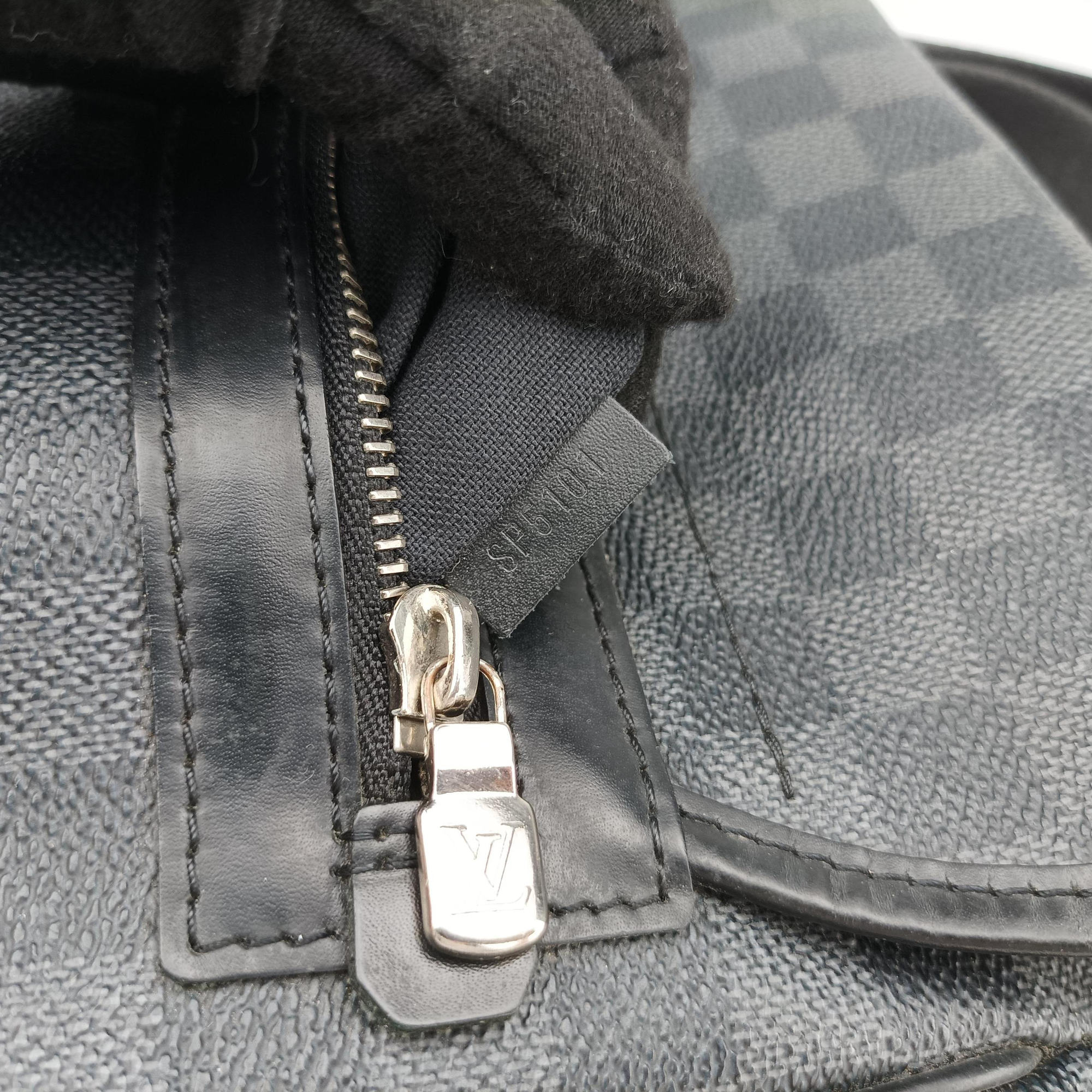Pre-owned Louis Vuitton DANIEL MM Noir Damier GRAPHITE N58029 shoulderbag | stylenewstar