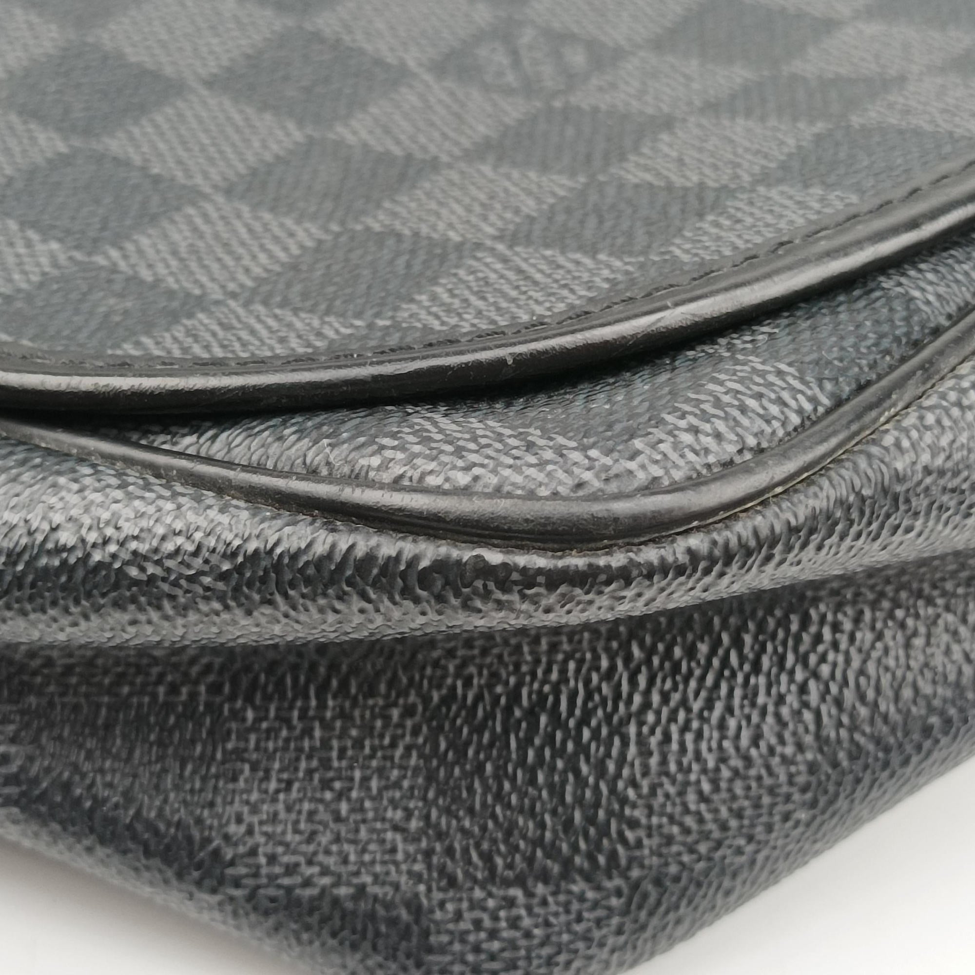 Pre-owned Louis Vuitton DANIEL MM Noir Damier GRAPHITE N58029 shoulderbag | stylenewstar
