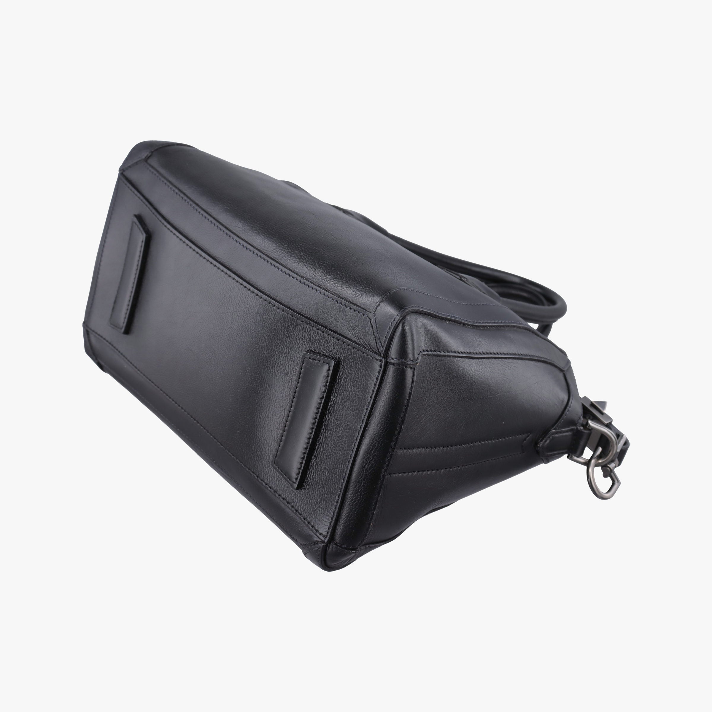 Pre-owned Givenchy Antigona Black Leather  shoulderbag | stylenewstar