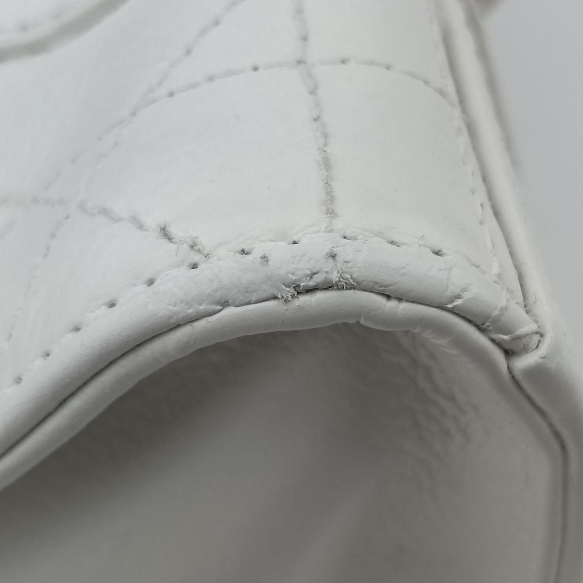Pre-owned Christian Dior Lady D-Joy White leather  shoulderbag | stylenewstar