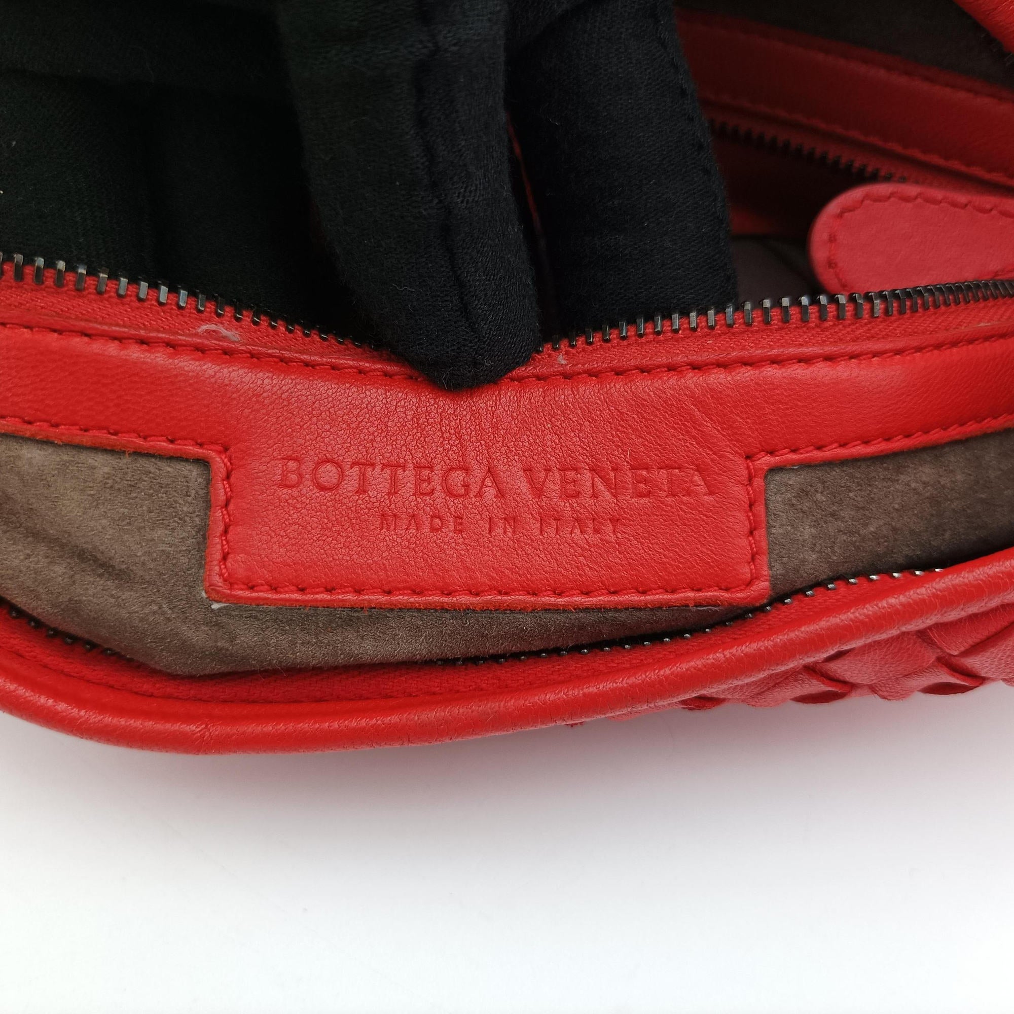 Pre-owned Bottega Veneta Intrecciato Red lambskin  shoulderbag | stylenewstar
