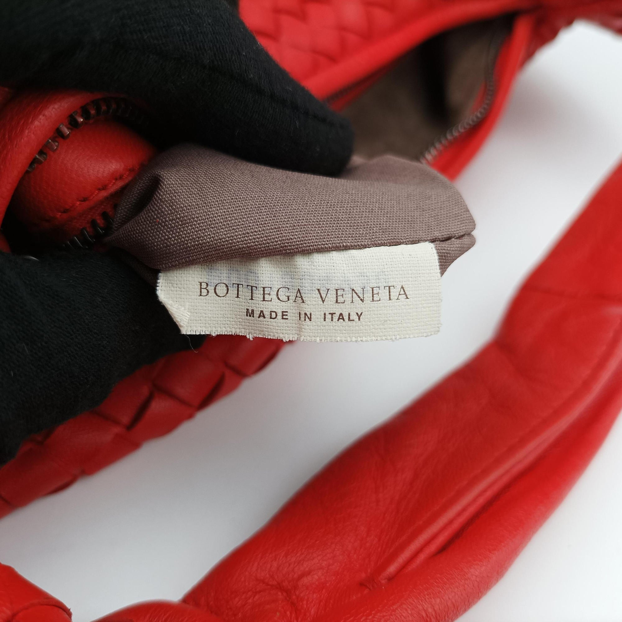 Pre-owned Bottega Veneta Intrecciato Red lambskin  shoulderbag | stylenewstar