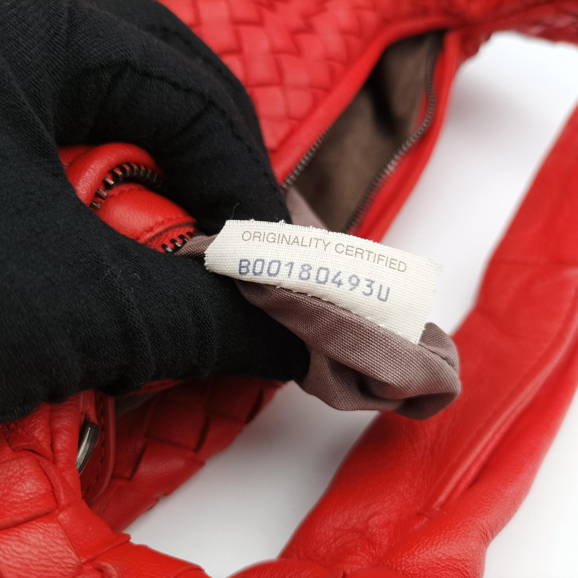 Pre-owned Bottega Veneta Intrecciato Red lambskin  shoulderbag | stylenewstar