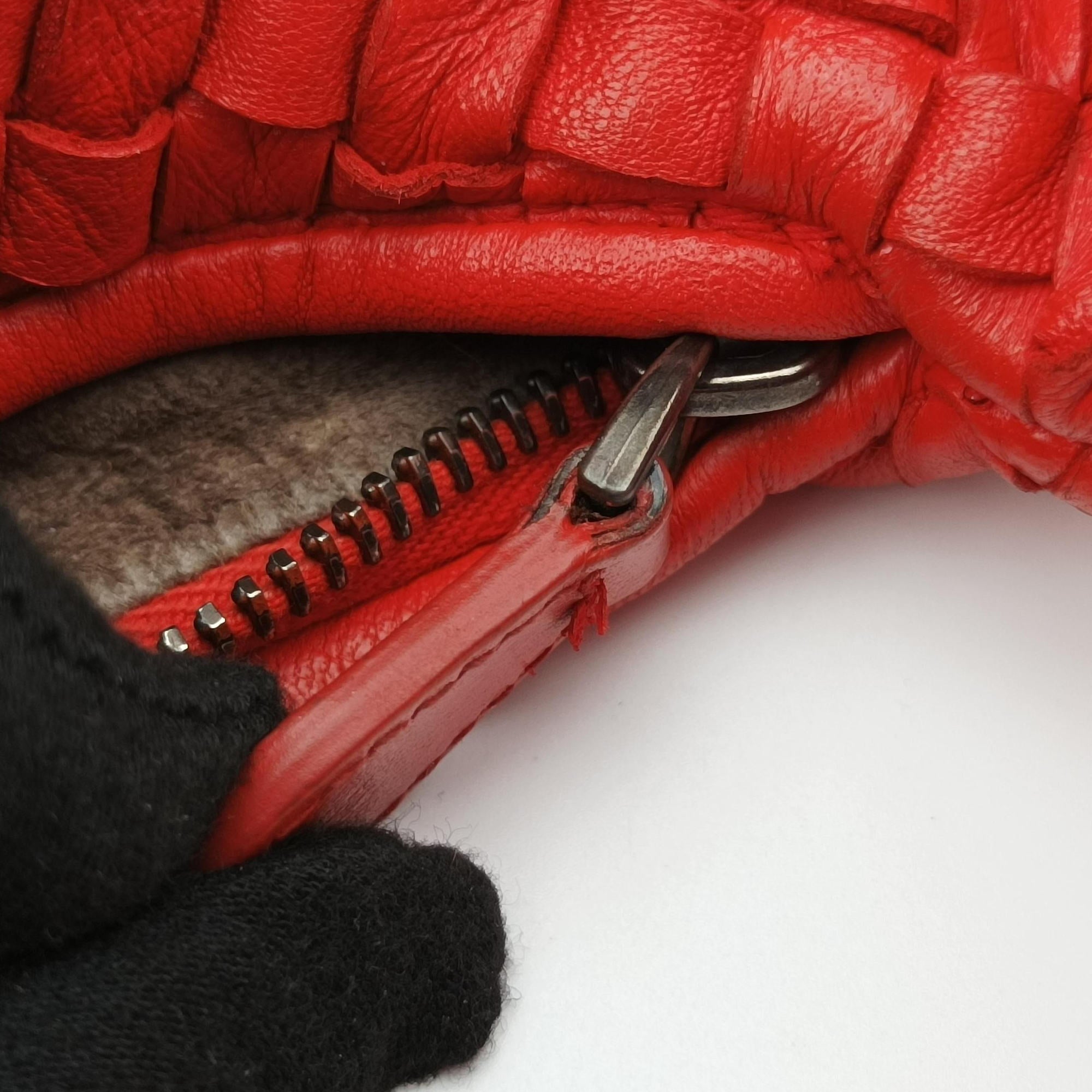 Pre-owned Bottega Veneta Intrecciato Red lambskin  shoulderbag | stylenewstar