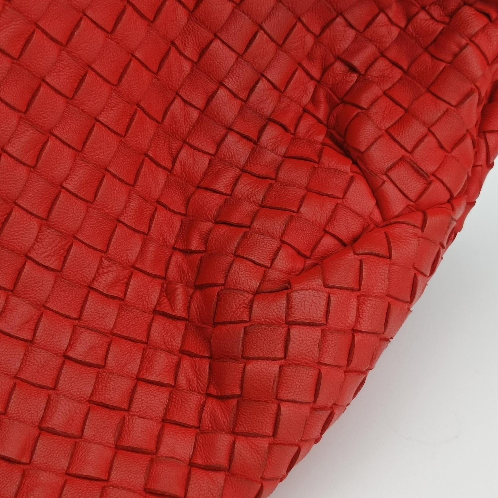 Pre-owned Bottega Veneta Intrecciato Red lambskin  shoulderbag | stylenewstar
