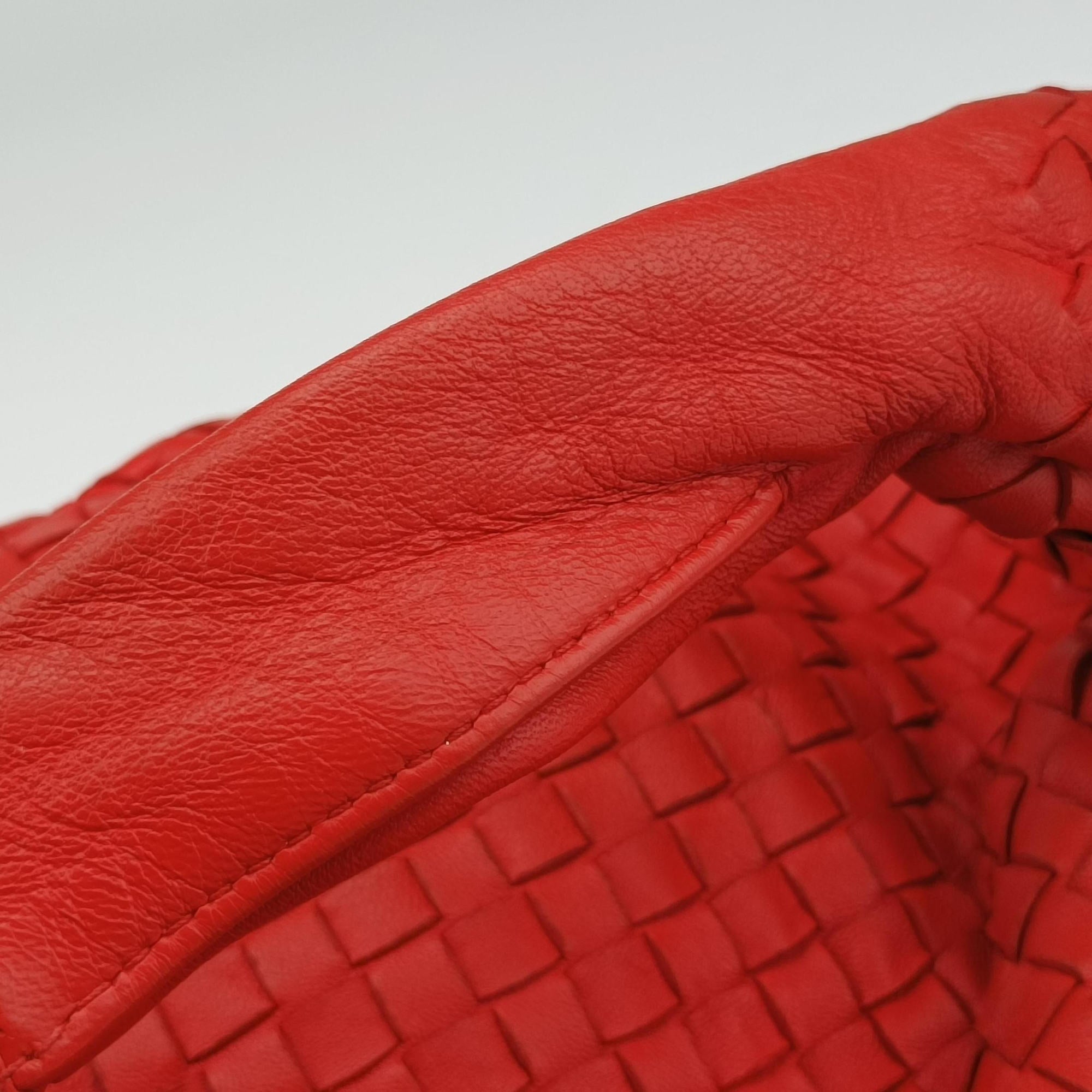 Pre-owned Bottega Veneta Intrecciato Red lambskin  shoulderbag | stylenewstar