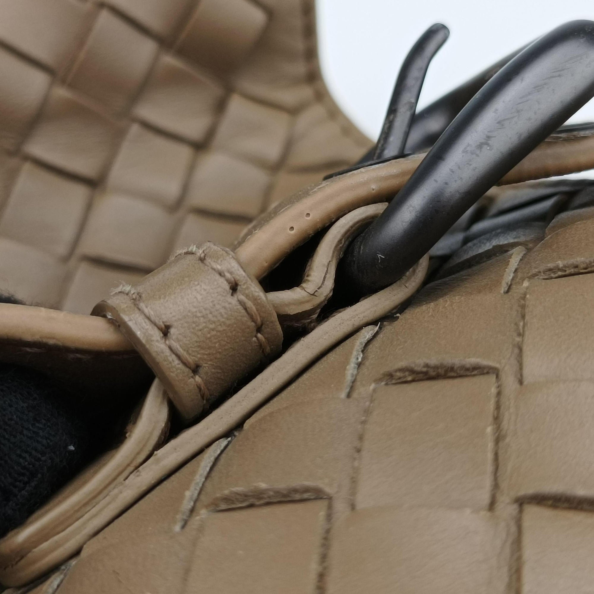 Secondhand Bottega Veneta Intrecciato Shopper Acatl Camel lambskin  handbag | stylenewstar