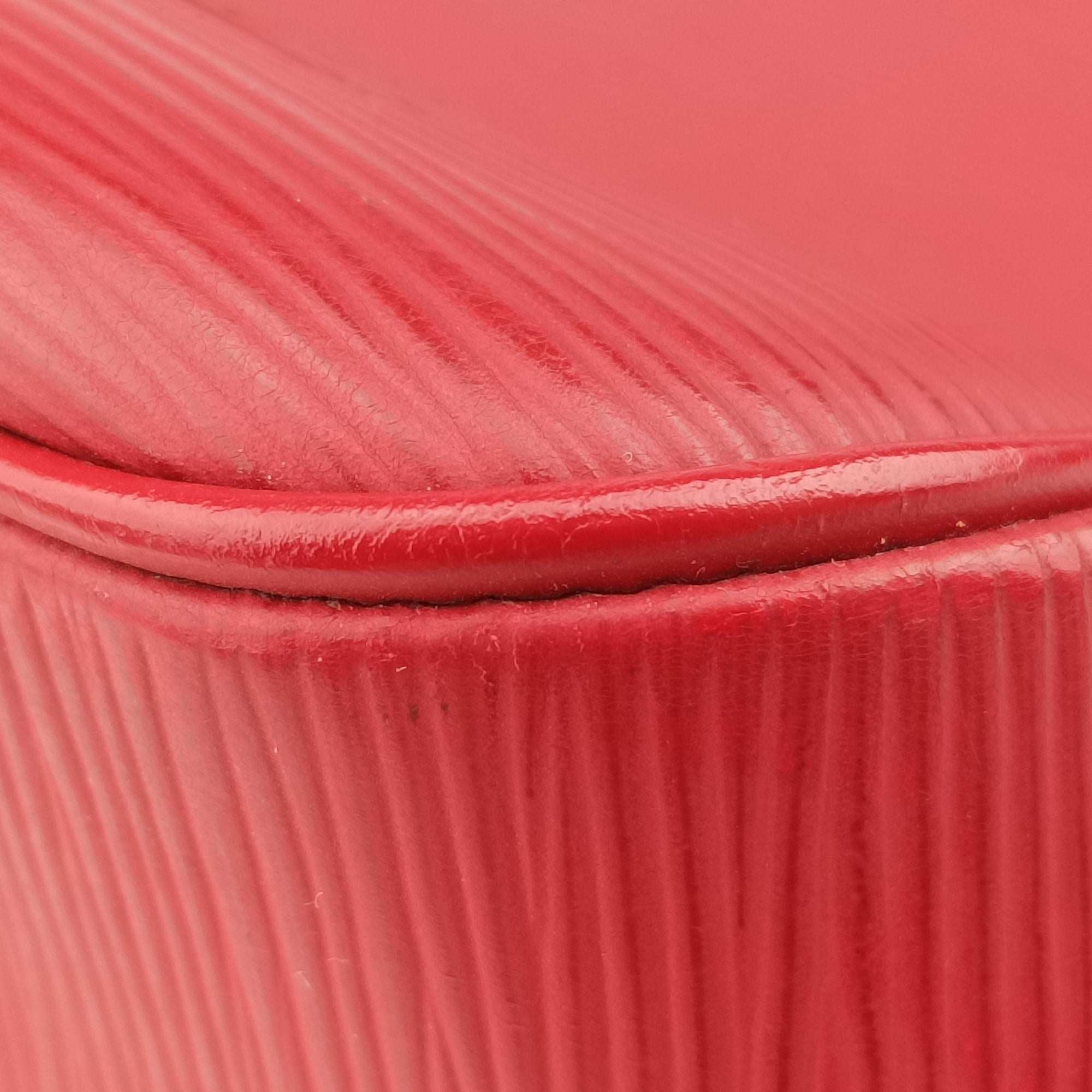 Secondhand Louis Vuitton Passy GM Rouge Epi M5925E handbag | stylenewstar