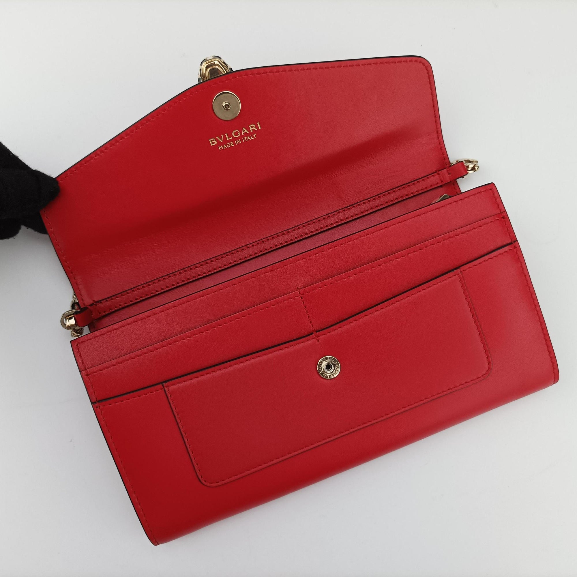 Secondhand Bvlgari SERPENTI FOREVER Red Leather  handbag | stylenewstar