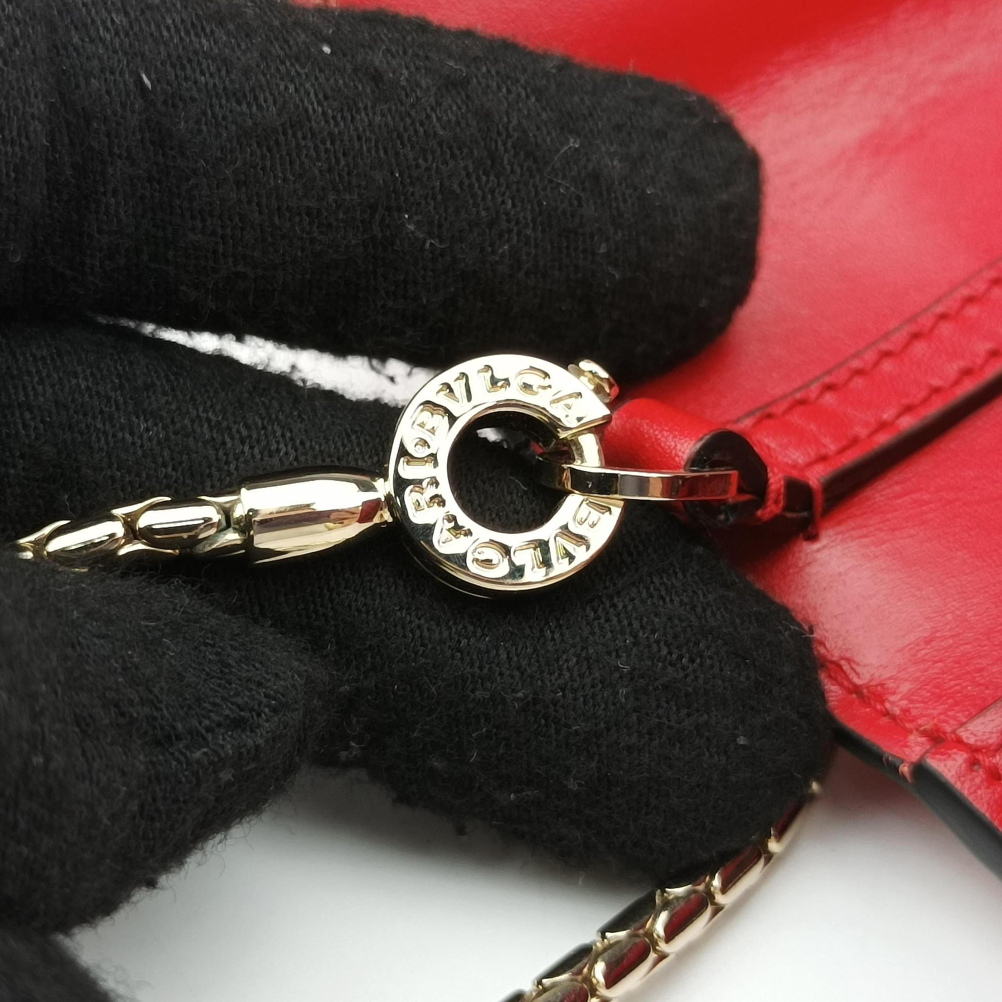 Secondhand Bvlgari SERPENTI FOREVER Red Leather  handbag | stylenewstar