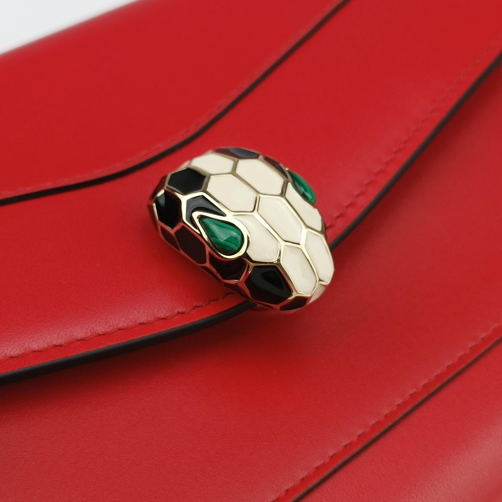 Secondhand Bvlgari SERPENTI FOREVER Red Leather  handbag | stylenewstar