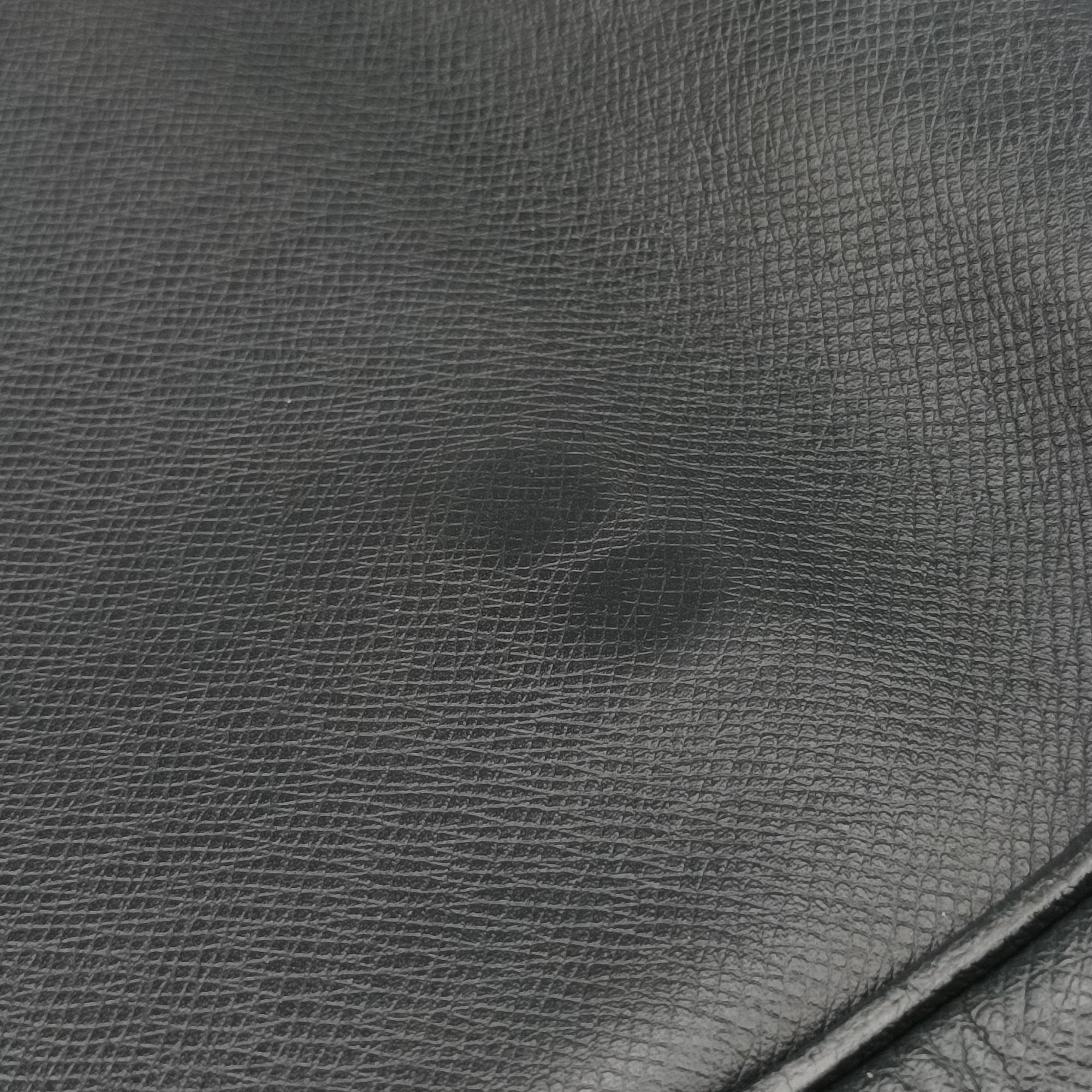 Vintage Louis Vuitton Roman MM Noir Taiga M32682 shoulderbag | stylenewstar