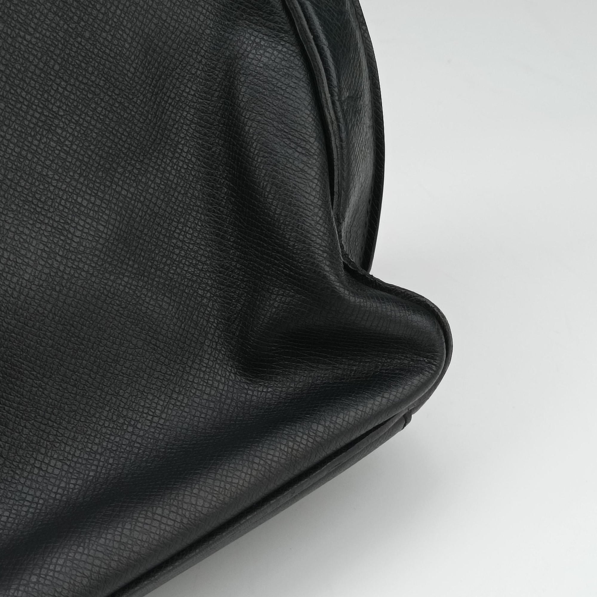 Vintage Louis Vuitton Roman MM Noir Taiga M32682 shoulderbag | stylenewstar