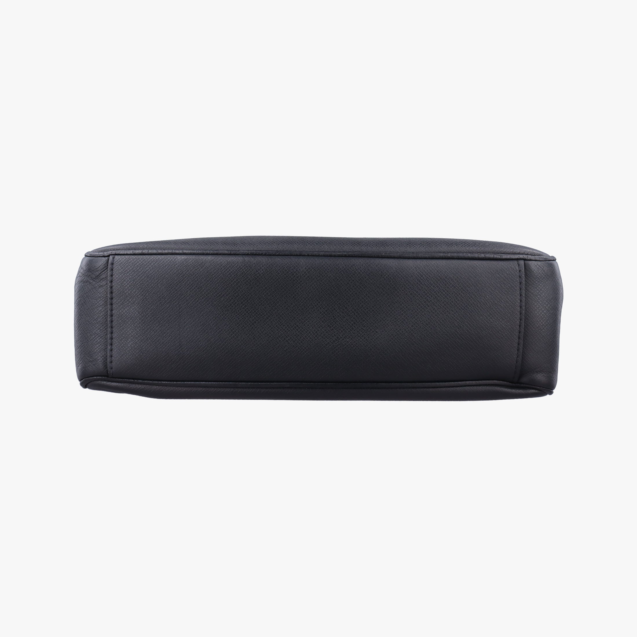 Vintage Louis Vuitton Roman MM Noir Taiga M32682 shoulderbag | stylenewstar