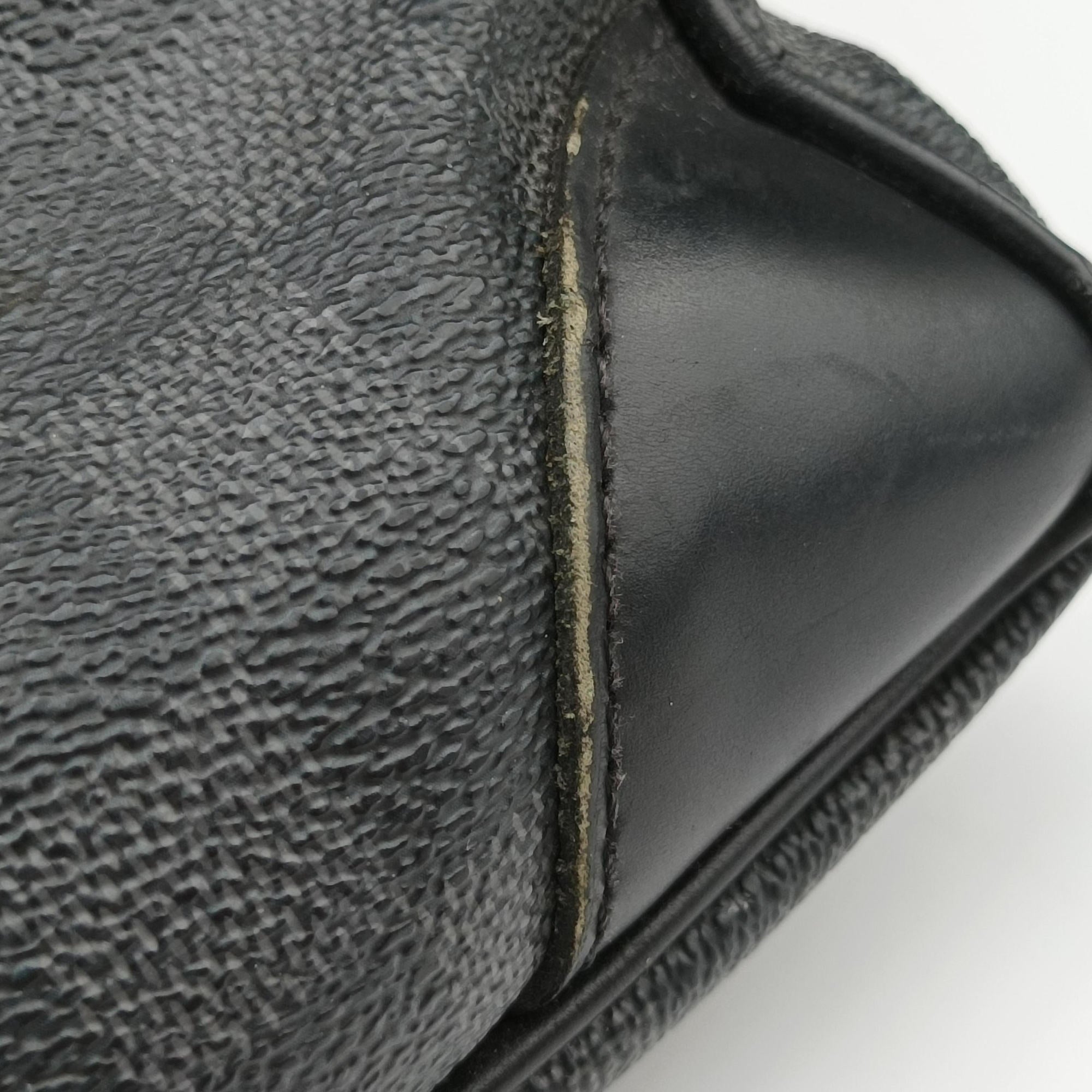 Pre-owned Louis Vuitton Porte Documents Voyage Noir Damier Graphite N41125 handbag | stylenewstar