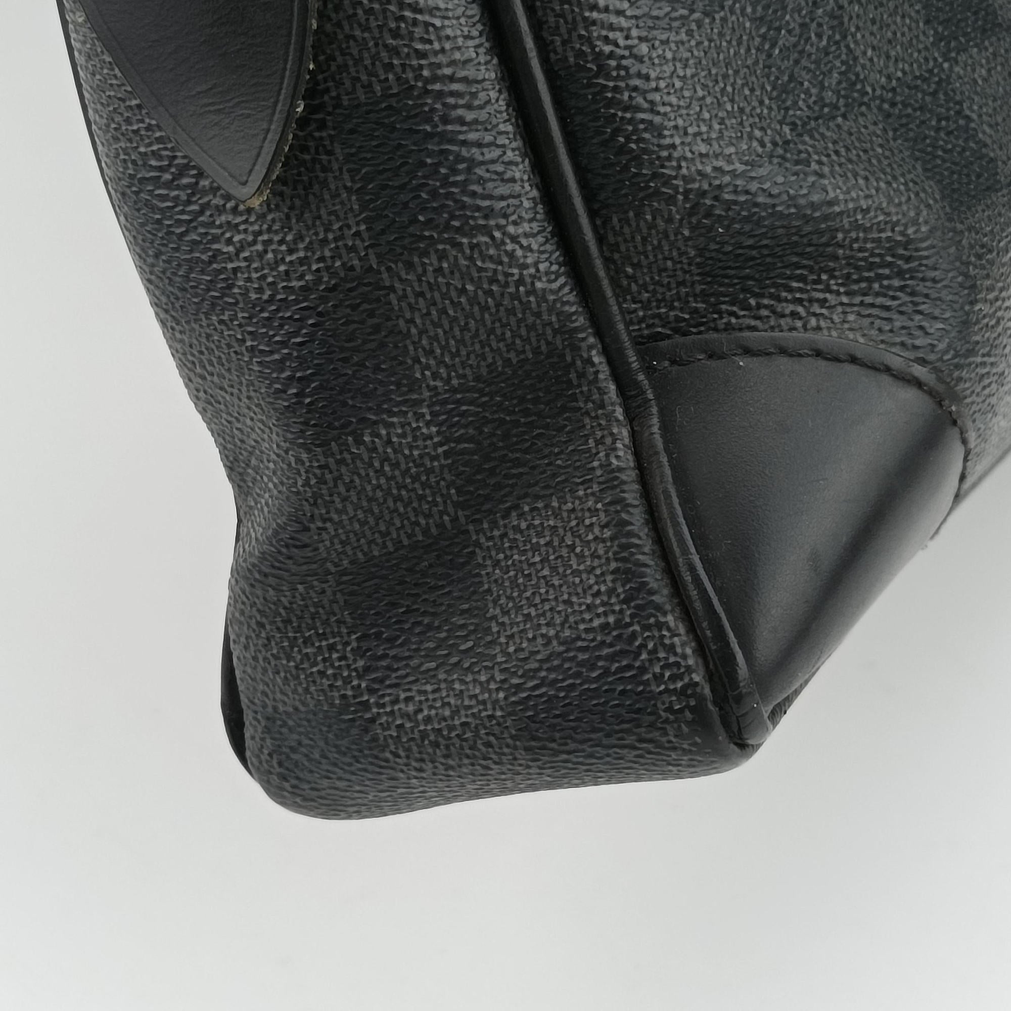 Pre-owned Louis Vuitton Porte Documents Voyage Noir Damier Graphite N41125 handbag | stylenewstar