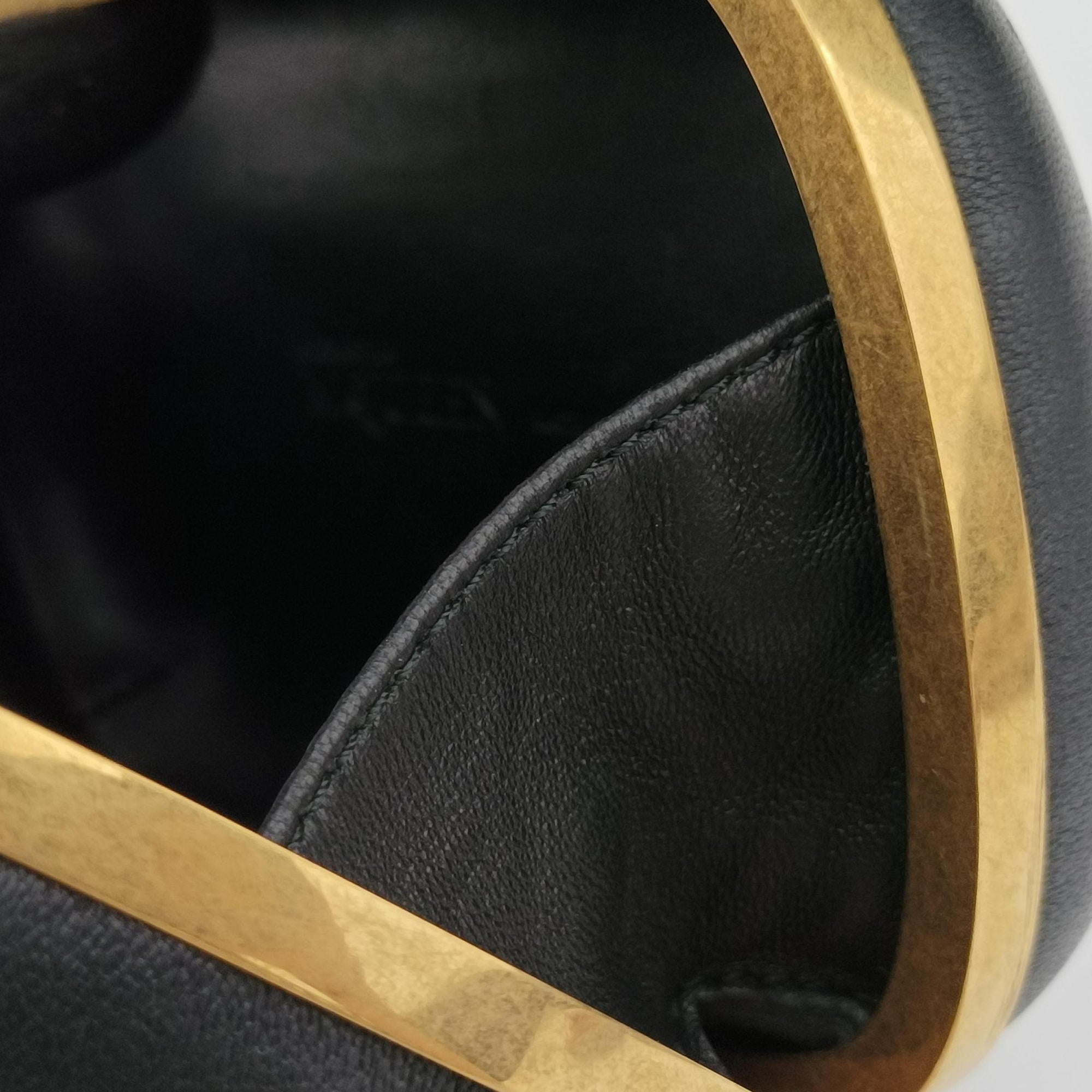 Pre-owned Alexander McQueen Brogue Skull Black Leather  clutchbag | stylenewstar