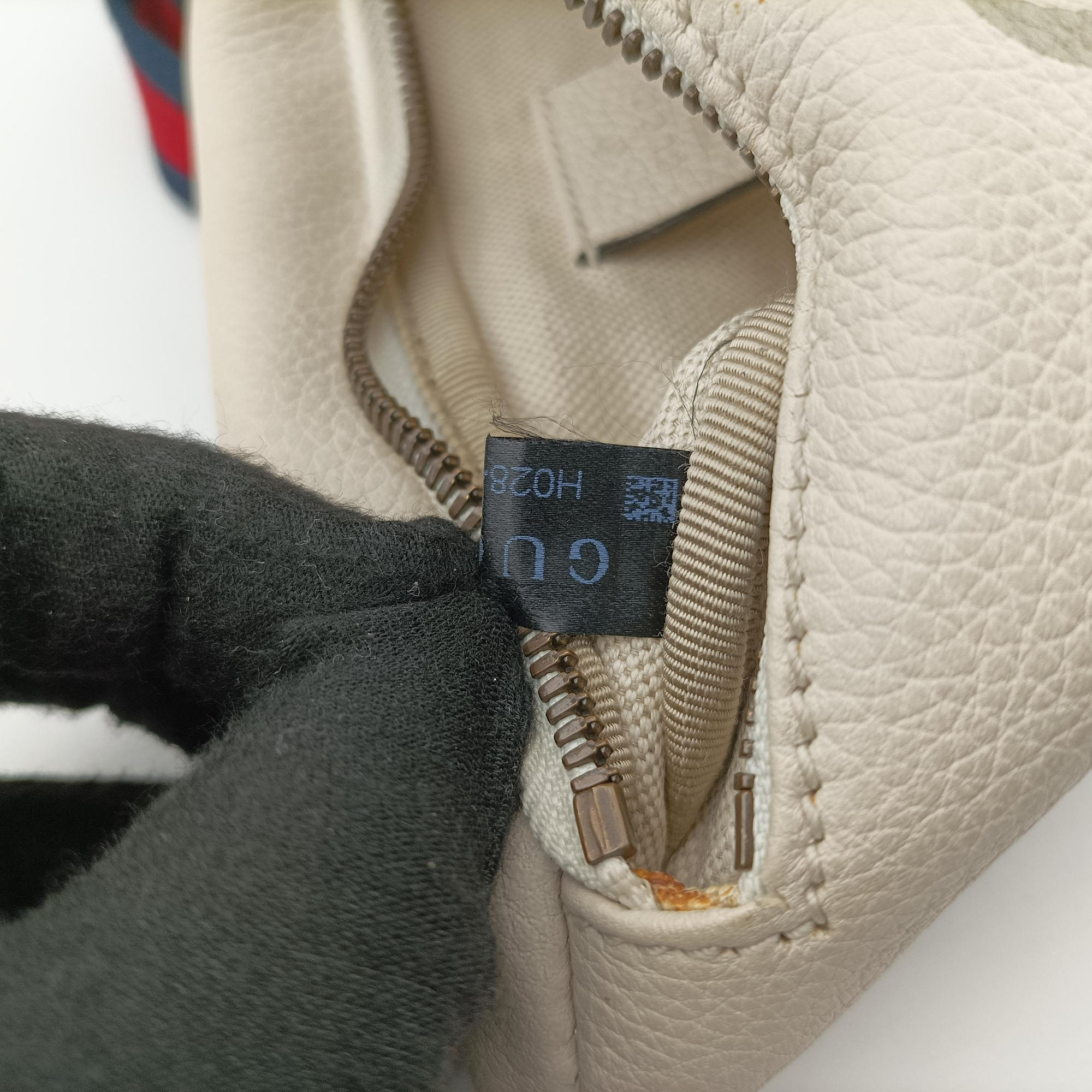 Pre-owned Gucci Print White Leather 527792 bum bag/waist bag | stylenewstar