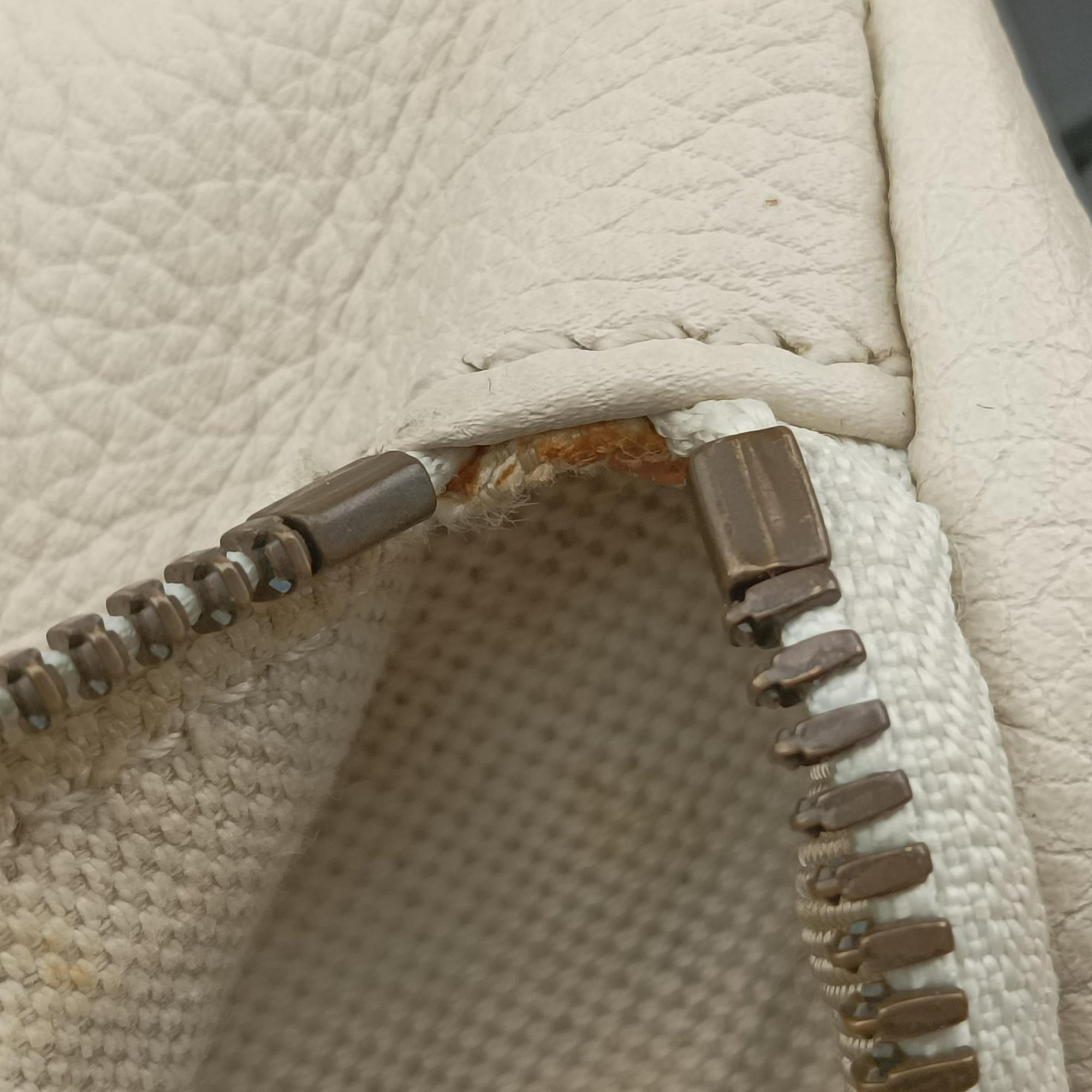 Pre-owned Gucci Print White Leather 527792 bum bag/waist bag | stylenewstar