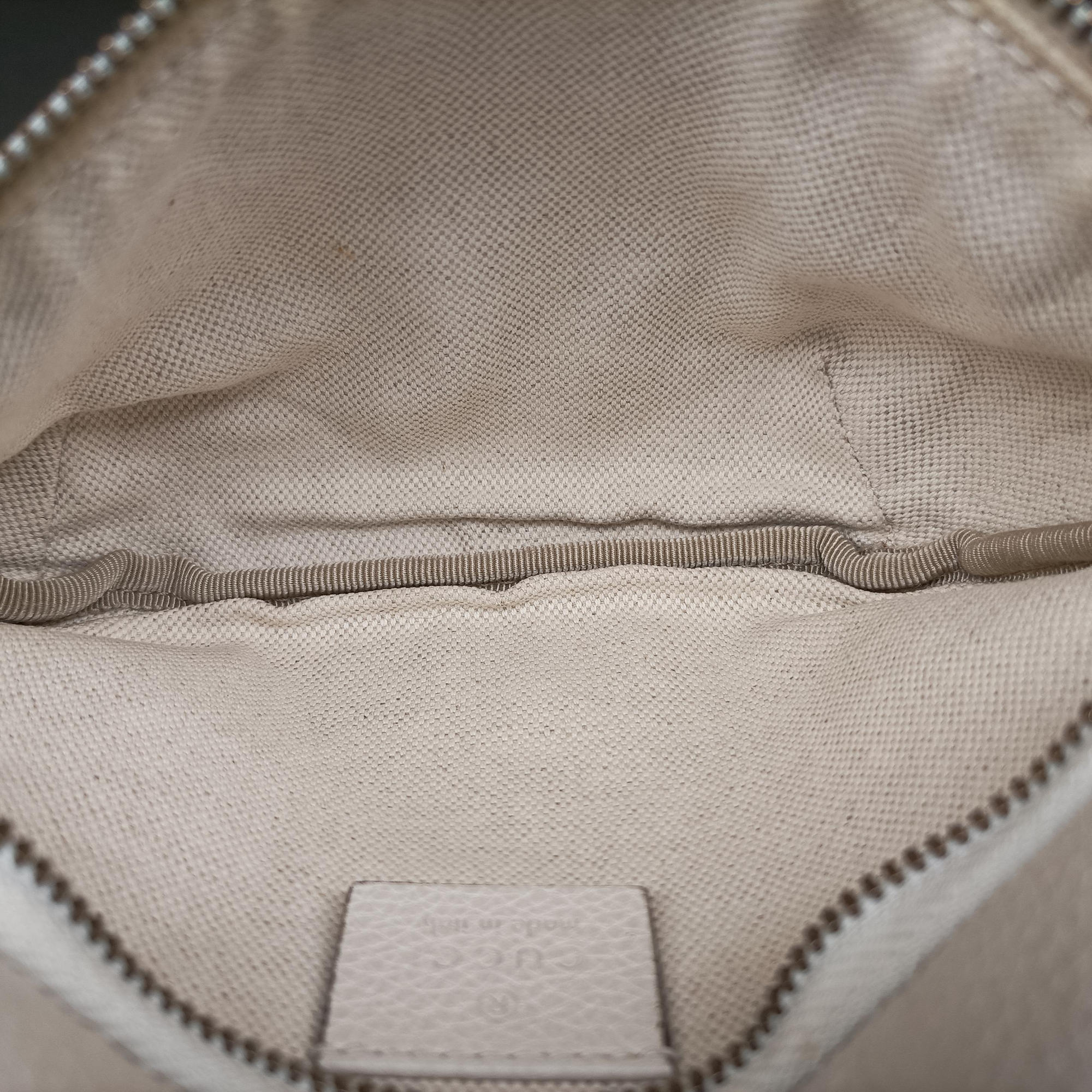 Pre-owned Gucci Print White Leather 527792 bum bag/waist bag | stylenewstar