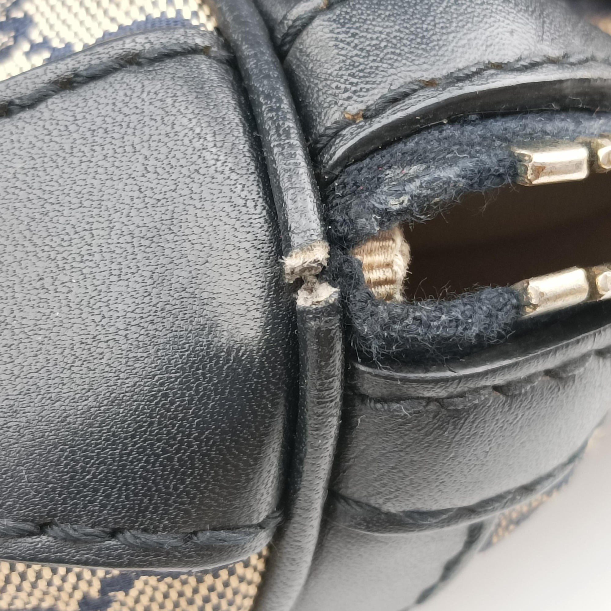 Pre-owned Gucci Sherry Line navy×red×beige canvas×leather 247205 shoulderbag | stylenewstar