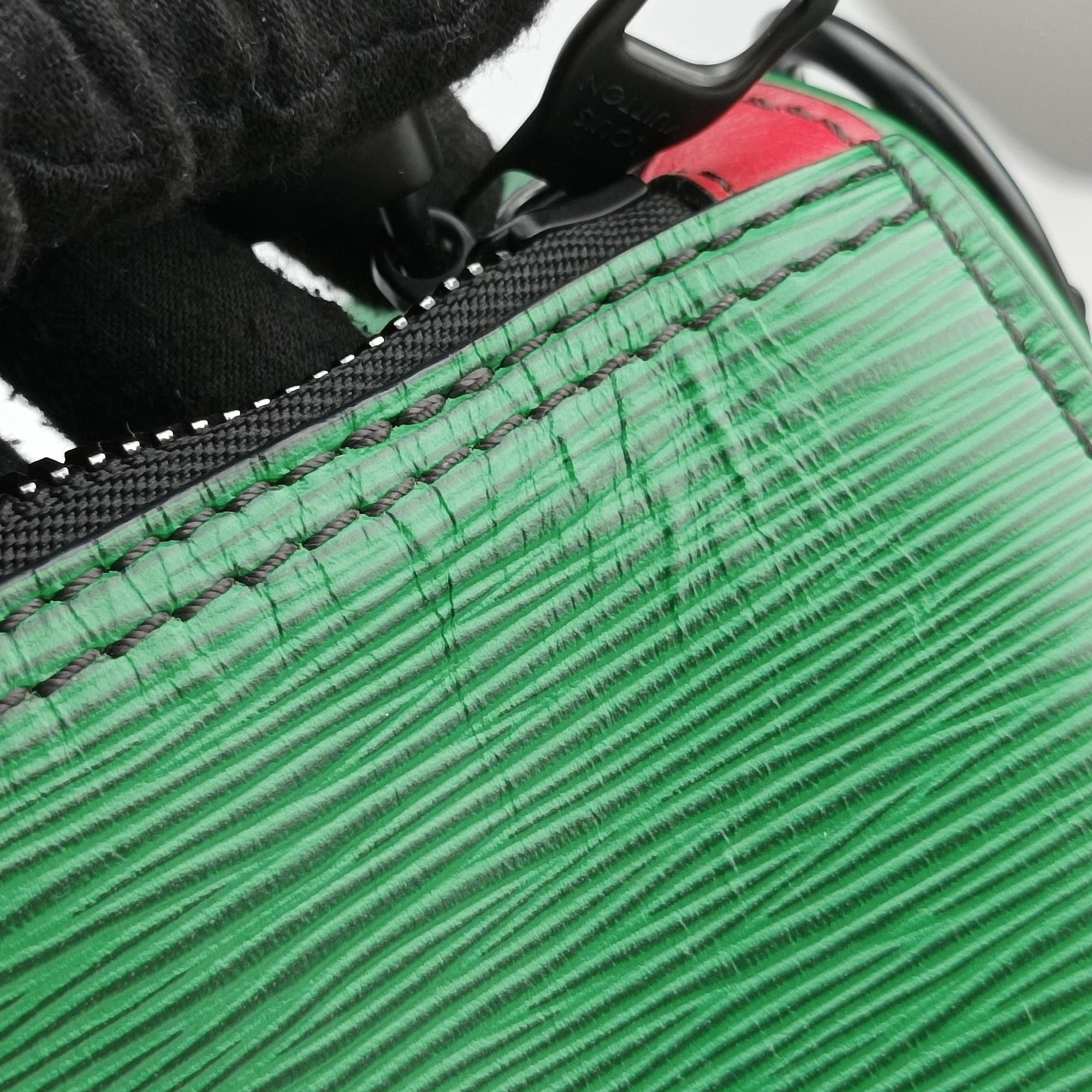 Vintage Louis Vuitton Keepall Bandouliere 50 Green × Red epi M55571 shoulderbag | stylenewstar