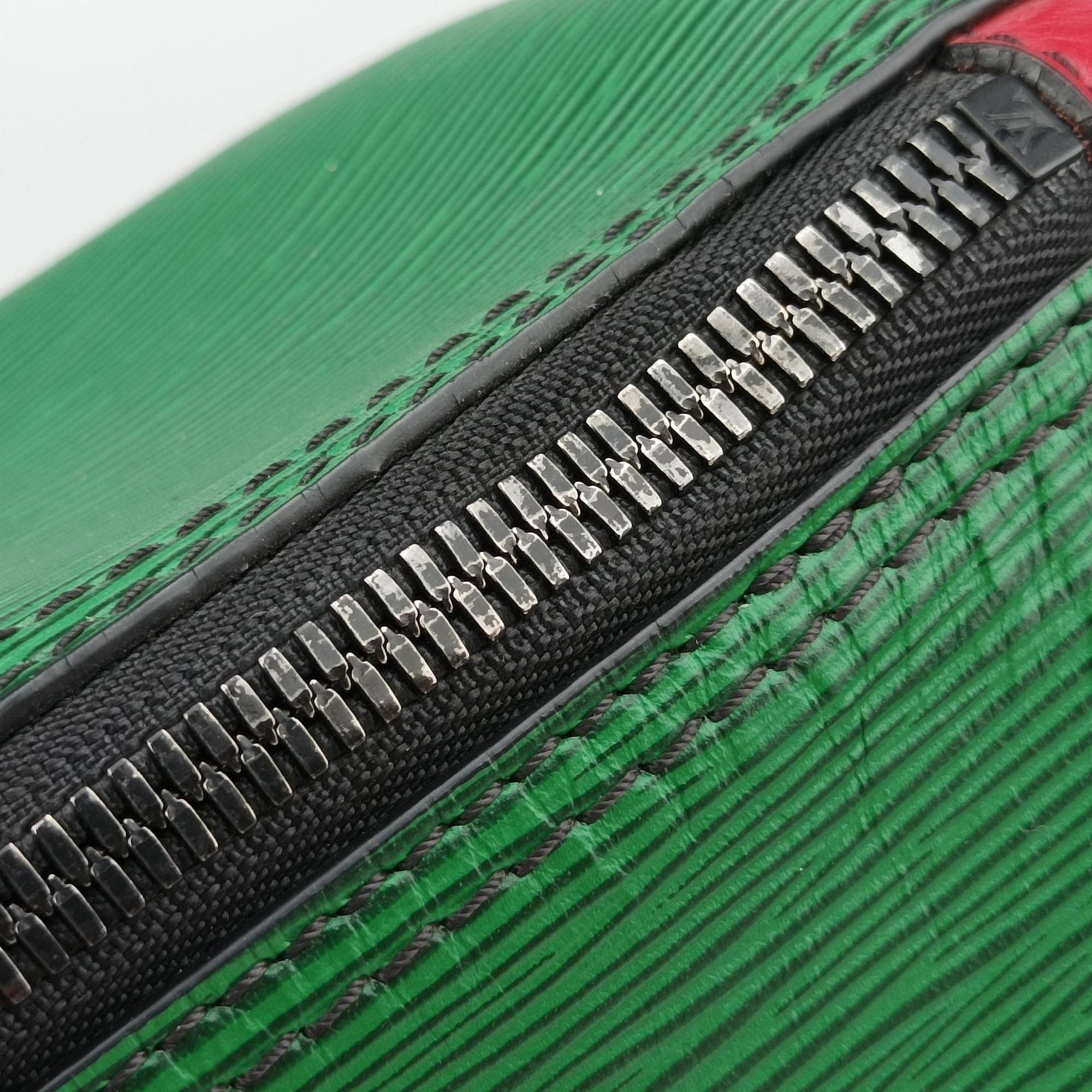 Vintage Louis Vuitton Keepall Bandouliere 50 Green × Red epi M55571 shoulderbag | stylenewstar