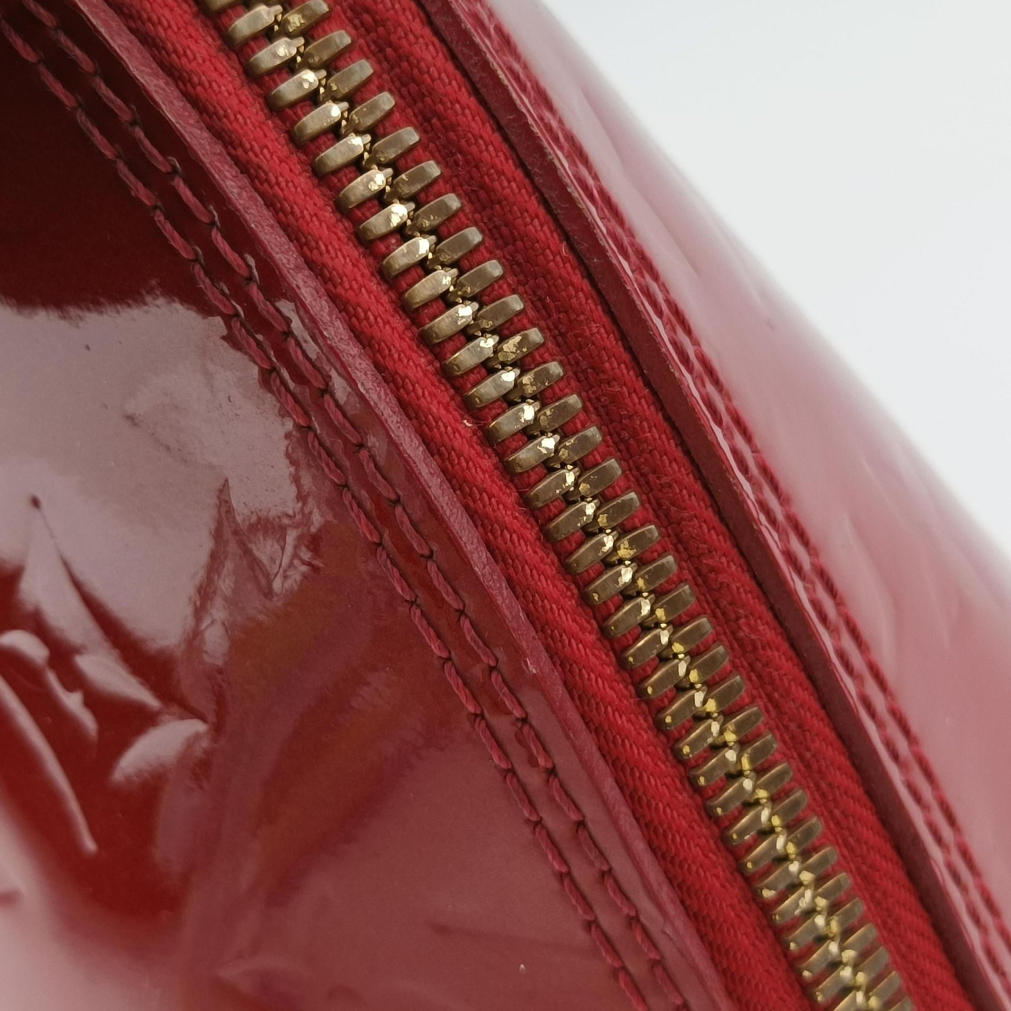 Pre-owned Louis Vuitton Alma PM pomme d'amour Vernis M90096 handbag | stylenewstar