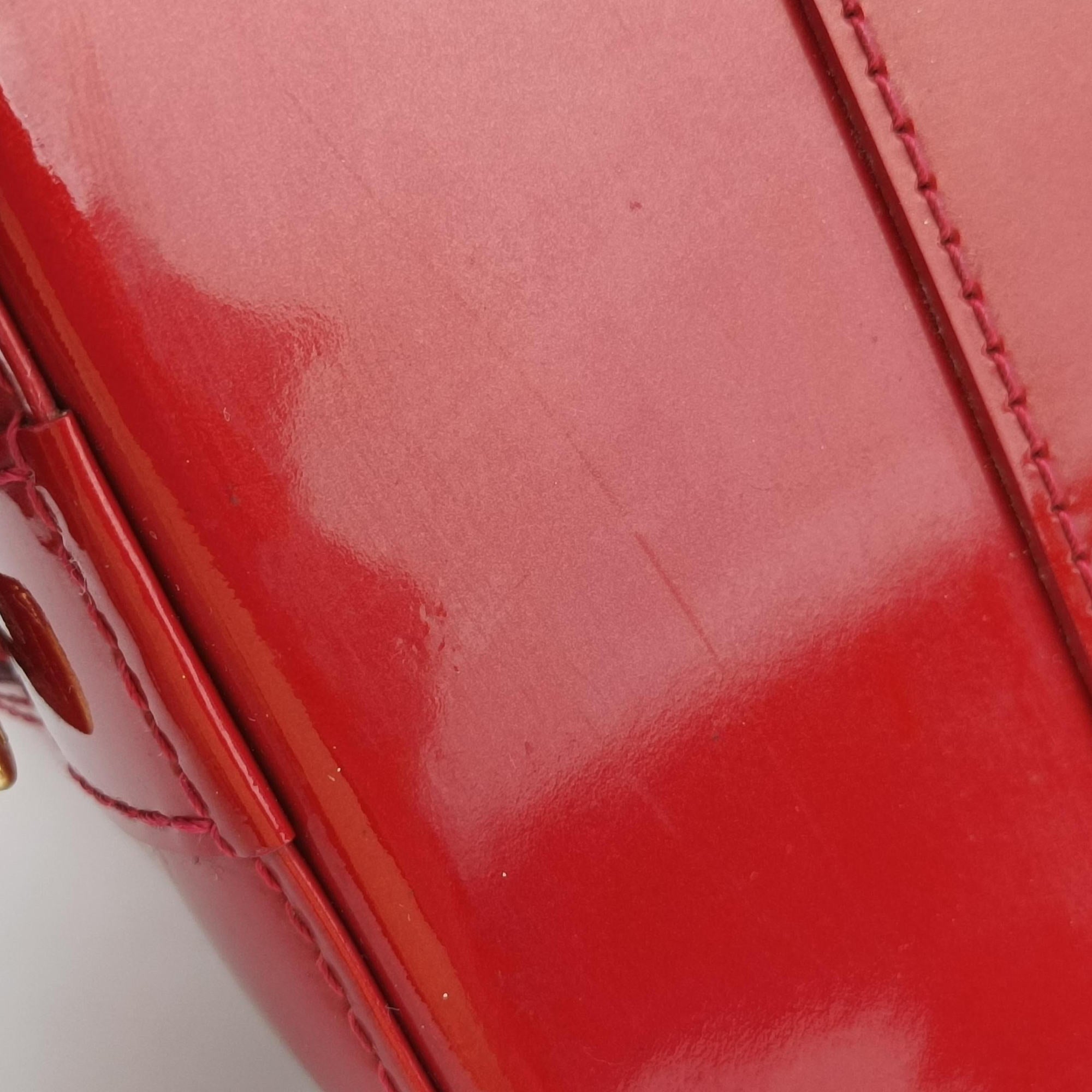 Pre-owned Louis Vuitton Alma PM pomme d'amour Vernis M90096 handbag | stylenewstar
