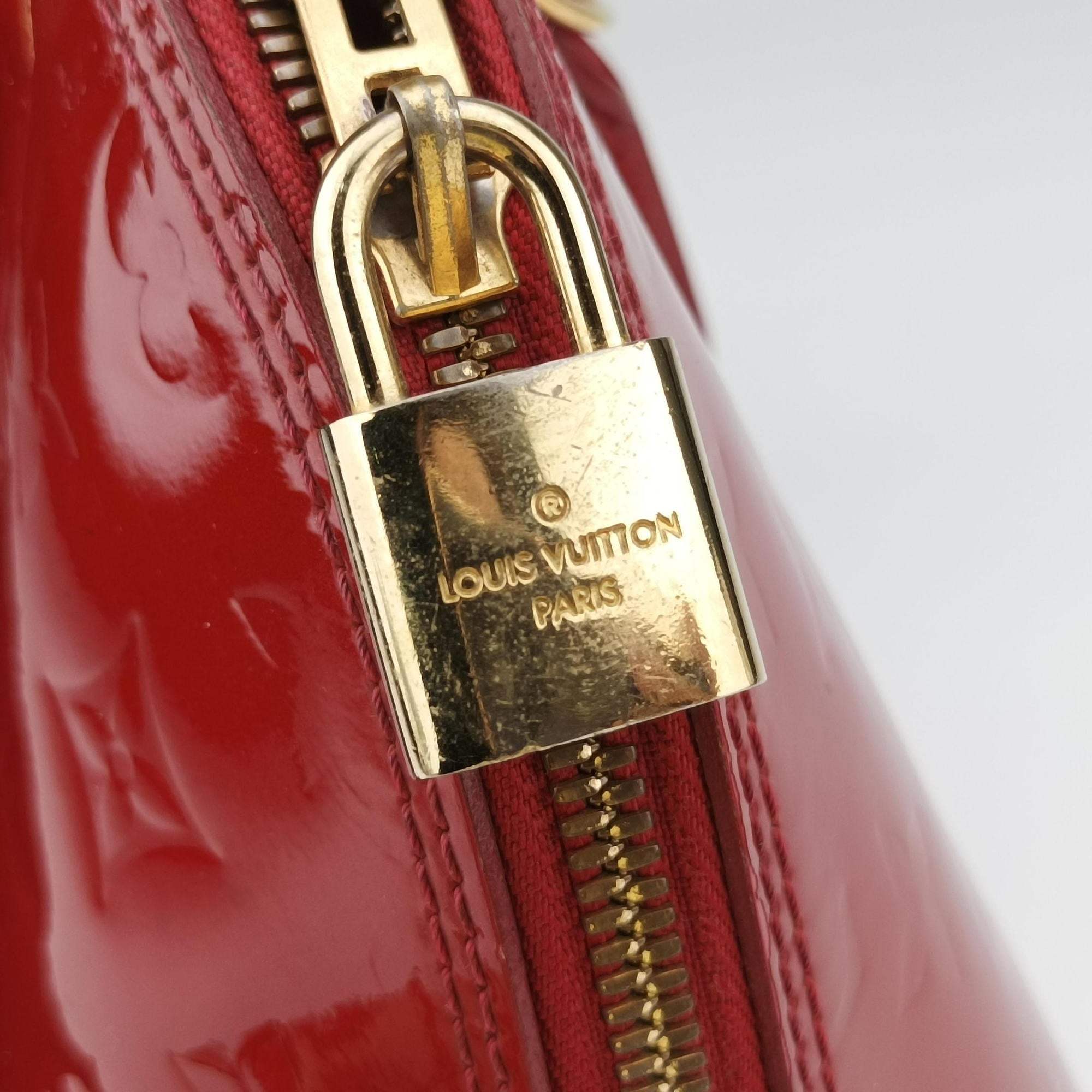 Pre-owned Louis Vuitton Alma PM pomme d'amour Vernis M90096 handbag | stylenewstar