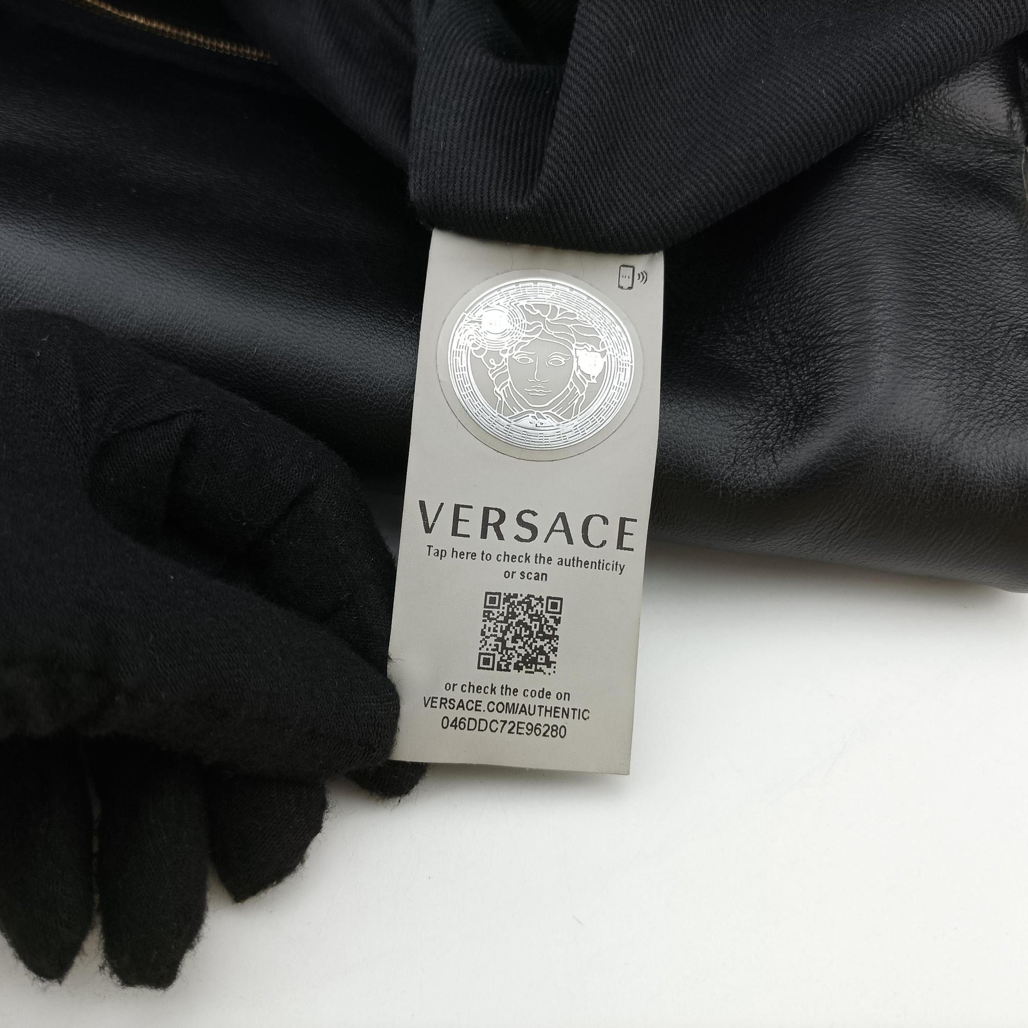 Pre-owned VERSACE Vanitas Medusa Black leather  shoulderbag | stylenewstar